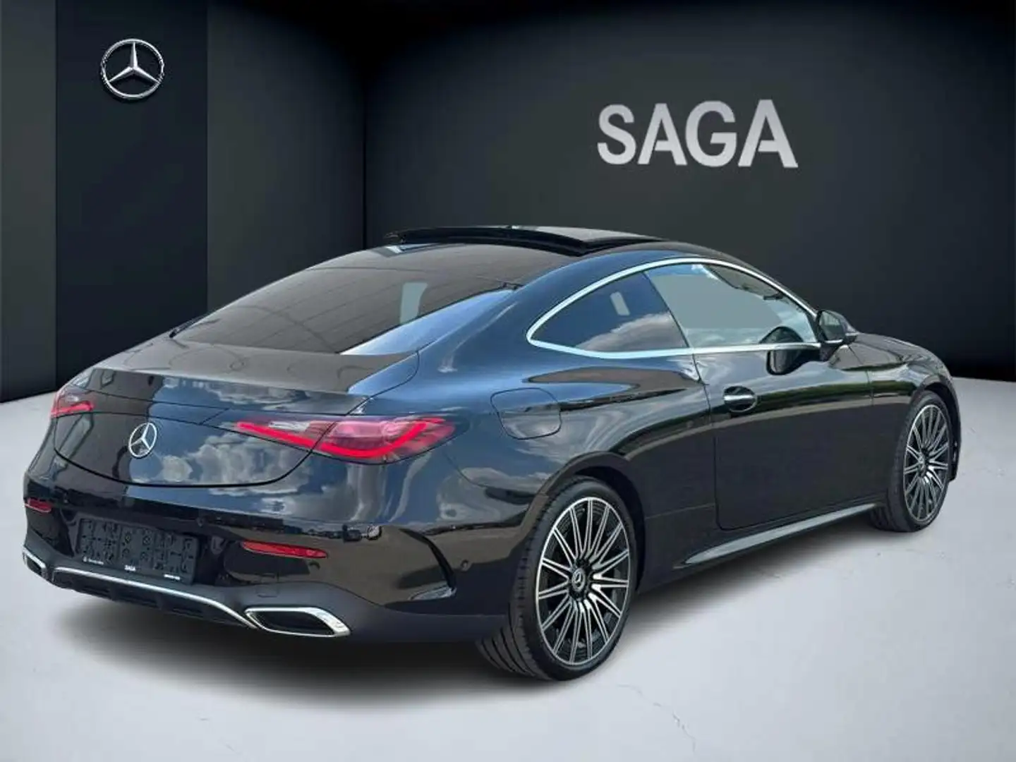 Mercedes-Benz CLE 200 Coupé AMG Line Toit Pano Zwart - 2