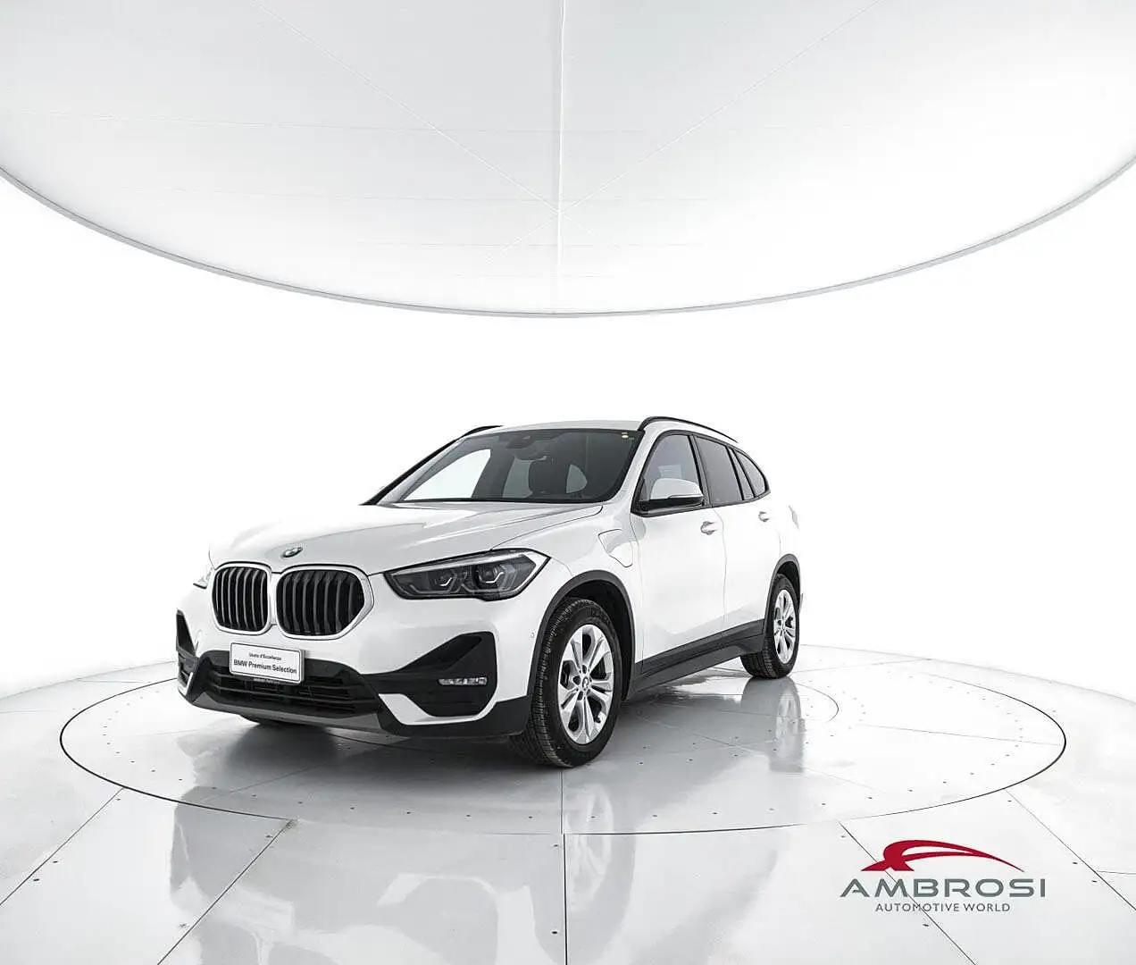 BMW X1 xDrive25e Business Advantage auto Bianco - 1