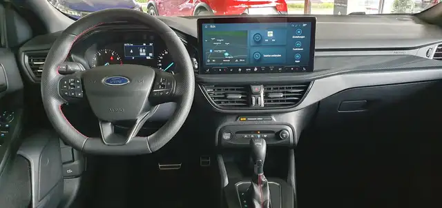 Ford Focus view 14