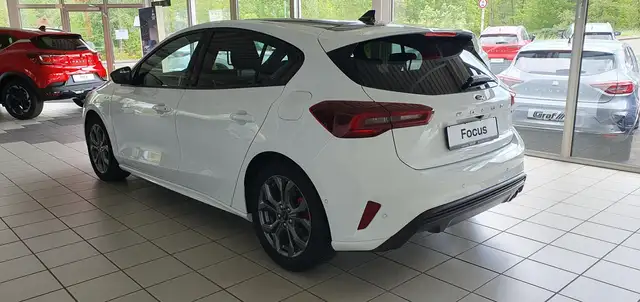 Ford Focus view 5