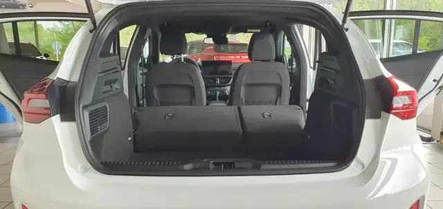 Ford Focus view 13