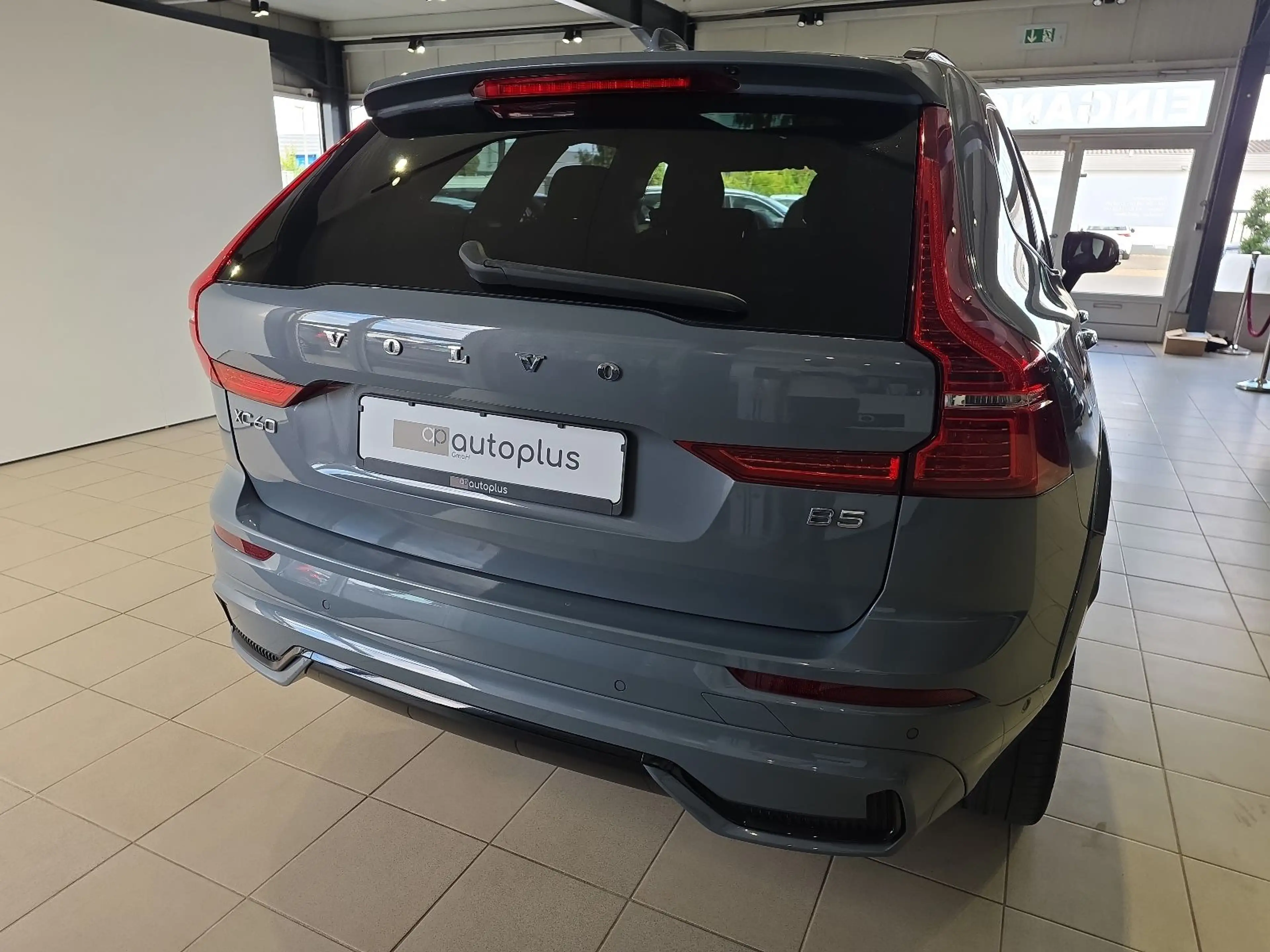 Volvo XC60 B5 R-Design Massage FourC 22Zoll 360° Pano — photo 7