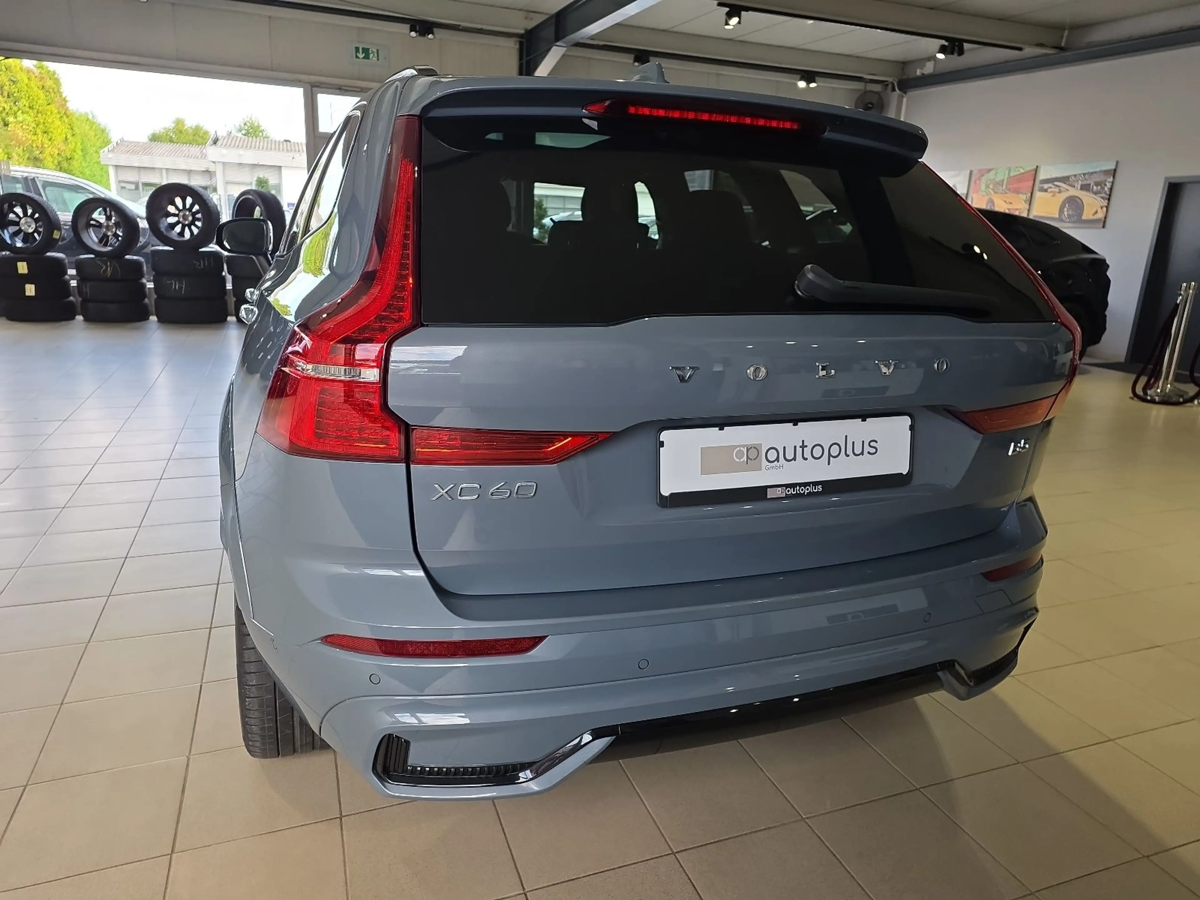 Volvo XC60 B5 R-Design Massage FourC 22Zoll 360° Pano — photo 9