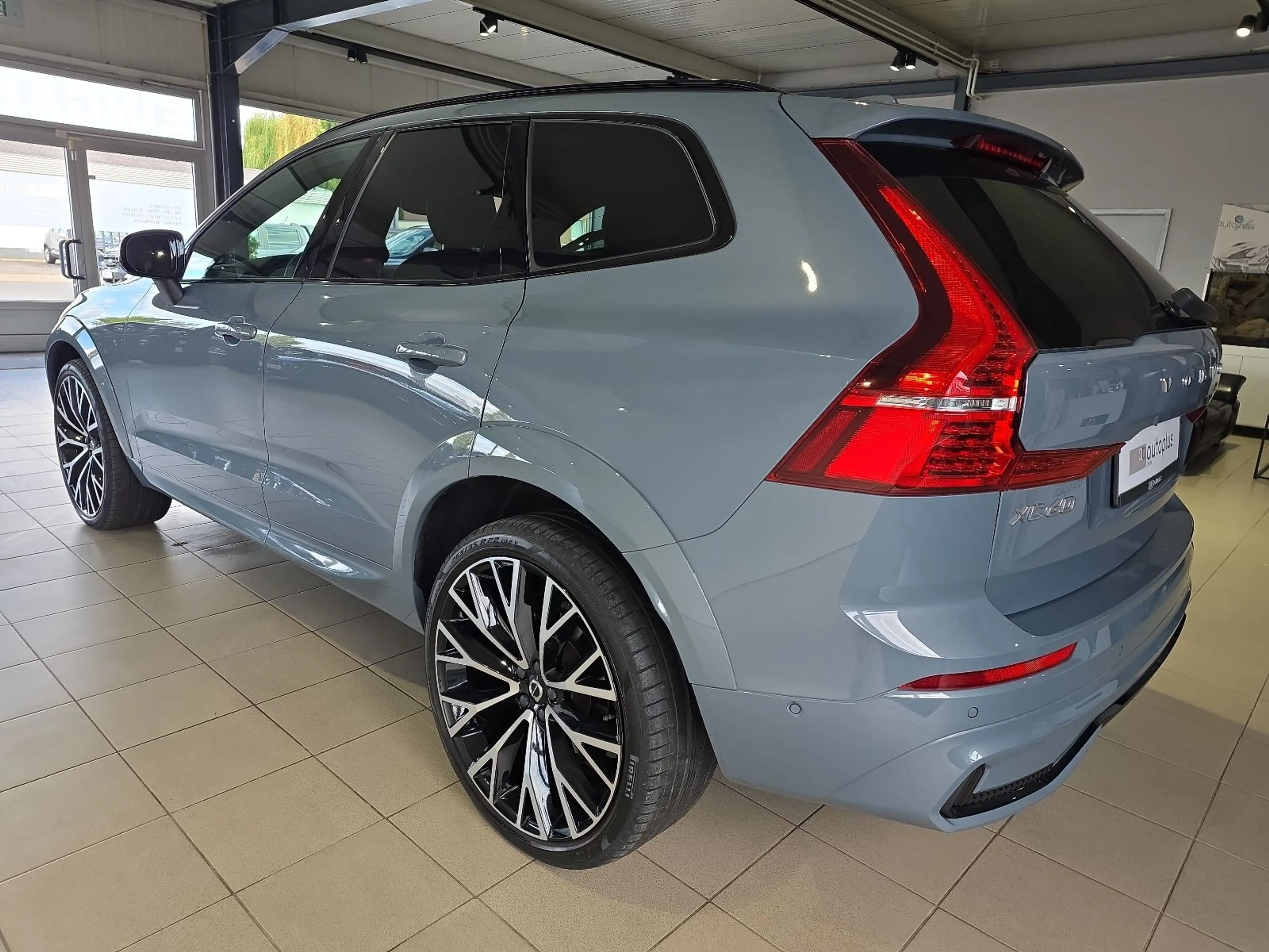 Volvo XC60 B5 R-Design Massage FourC 22Zoll 360° Pano — photo 10
