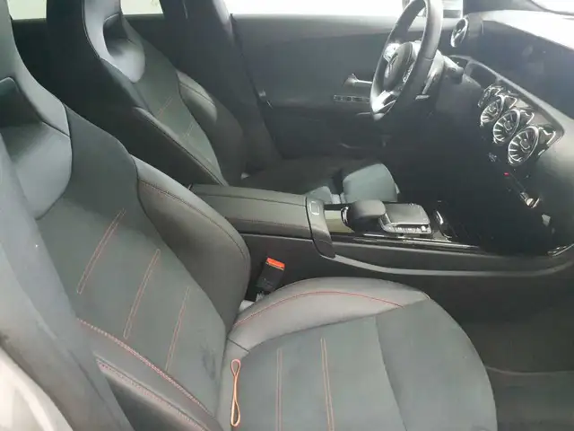 Mercedes-Benz Cla view 8