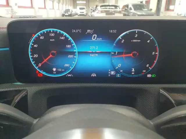 Mercedes-Benz Cla view 11