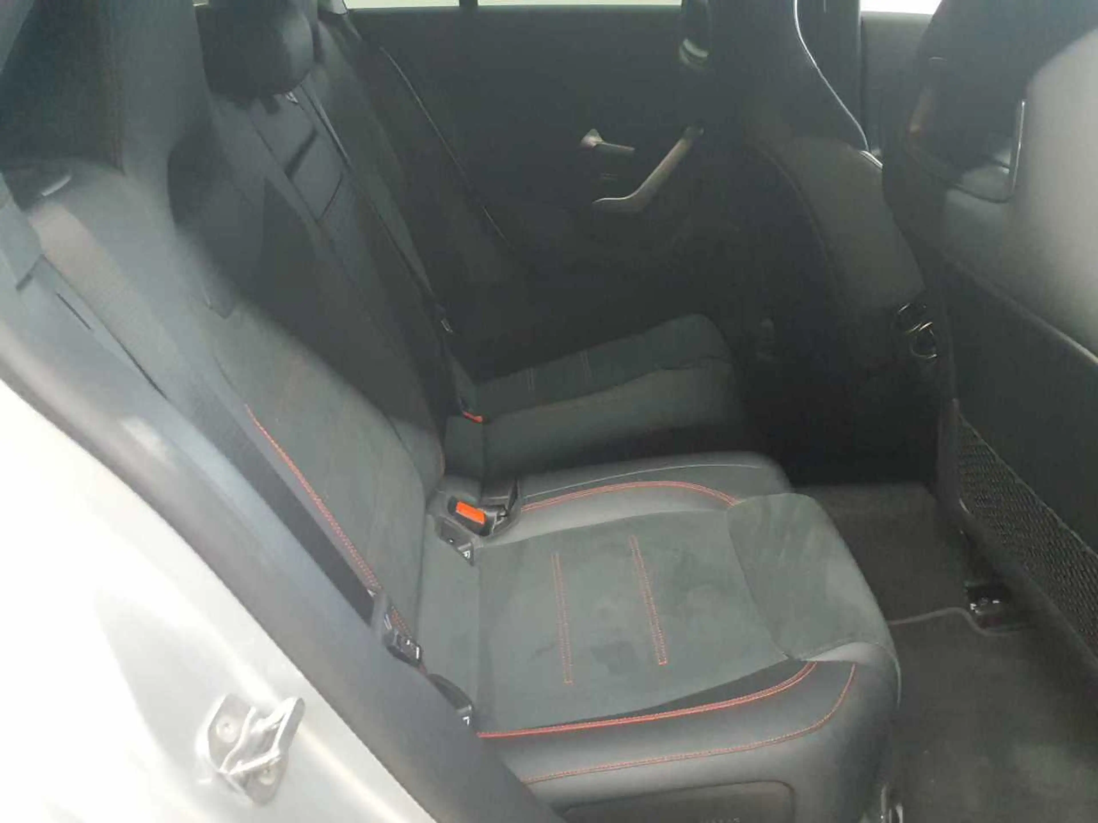 Mercedes-Benz CLA 220 CLA220d SB-AMG AHK Pano StHz AssiP BusiP — photo 14