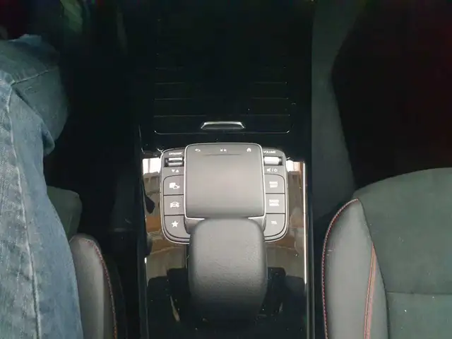 Mercedes-Benz Cla view 10