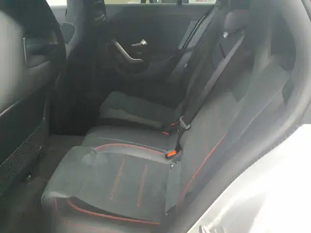 Mercedes-Benz Cla view 13
