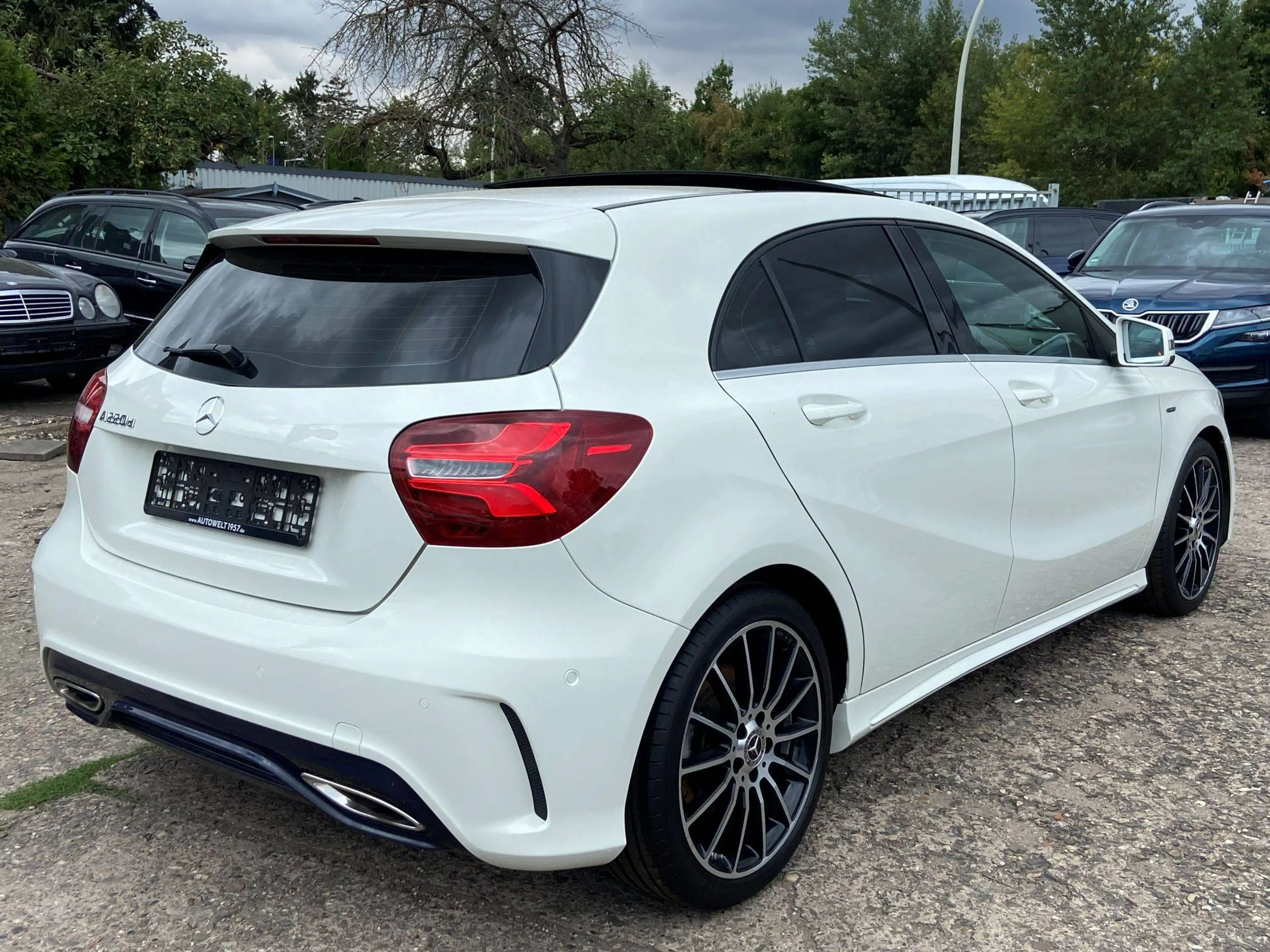 Mercedes-Benz A 220 A 220 CDI / d BlueEfficiency AMG-Line Kamera / Panorama /Aut./Schaltwippen/Sportsitze — photo 4