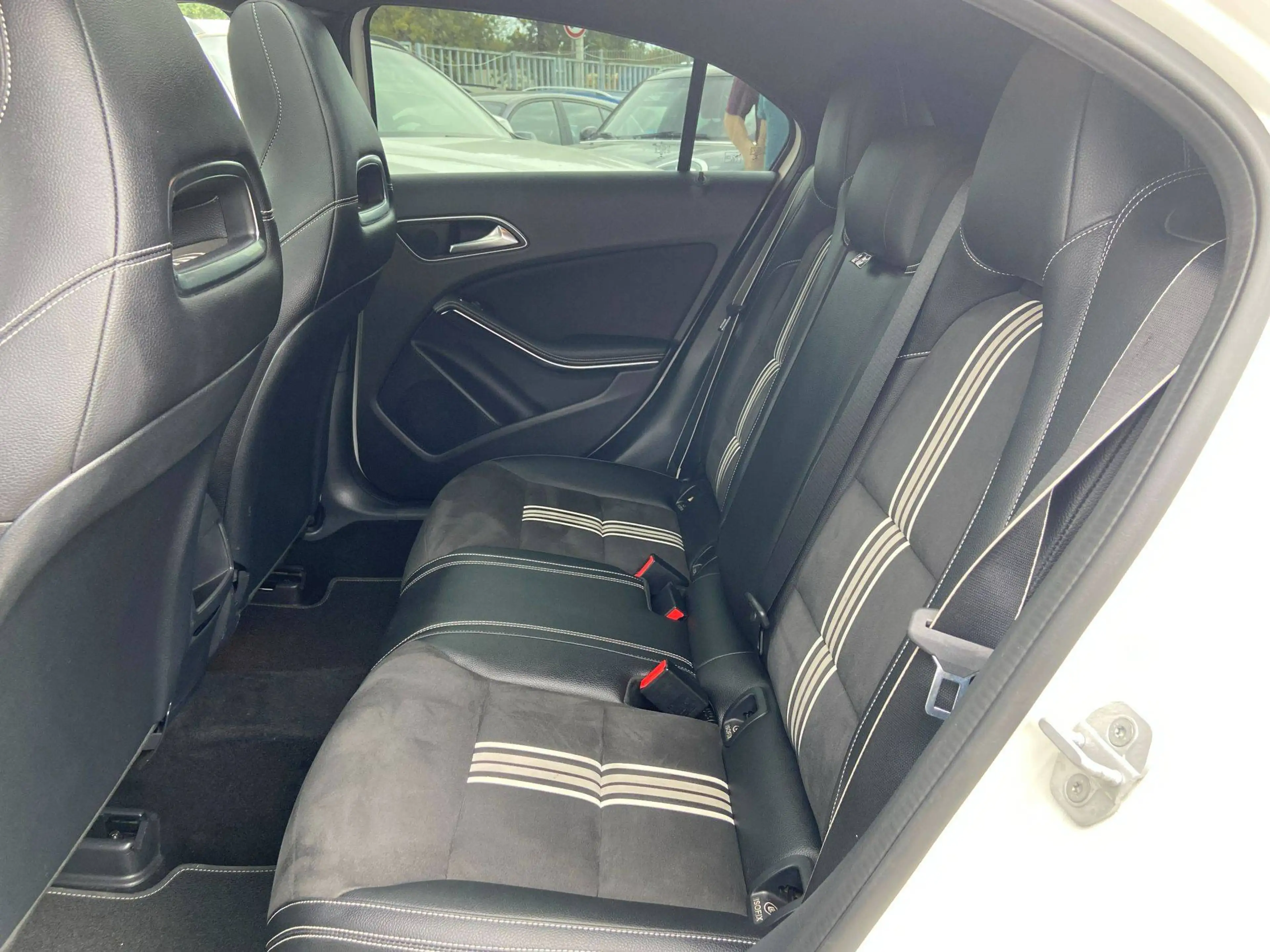 Mercedes-Benz A 220 A 220 CDI / d BlueEfficiency AMG-Line Kamera / Panorama /Aut./Schaltwippen/Sportsitze — photo 10