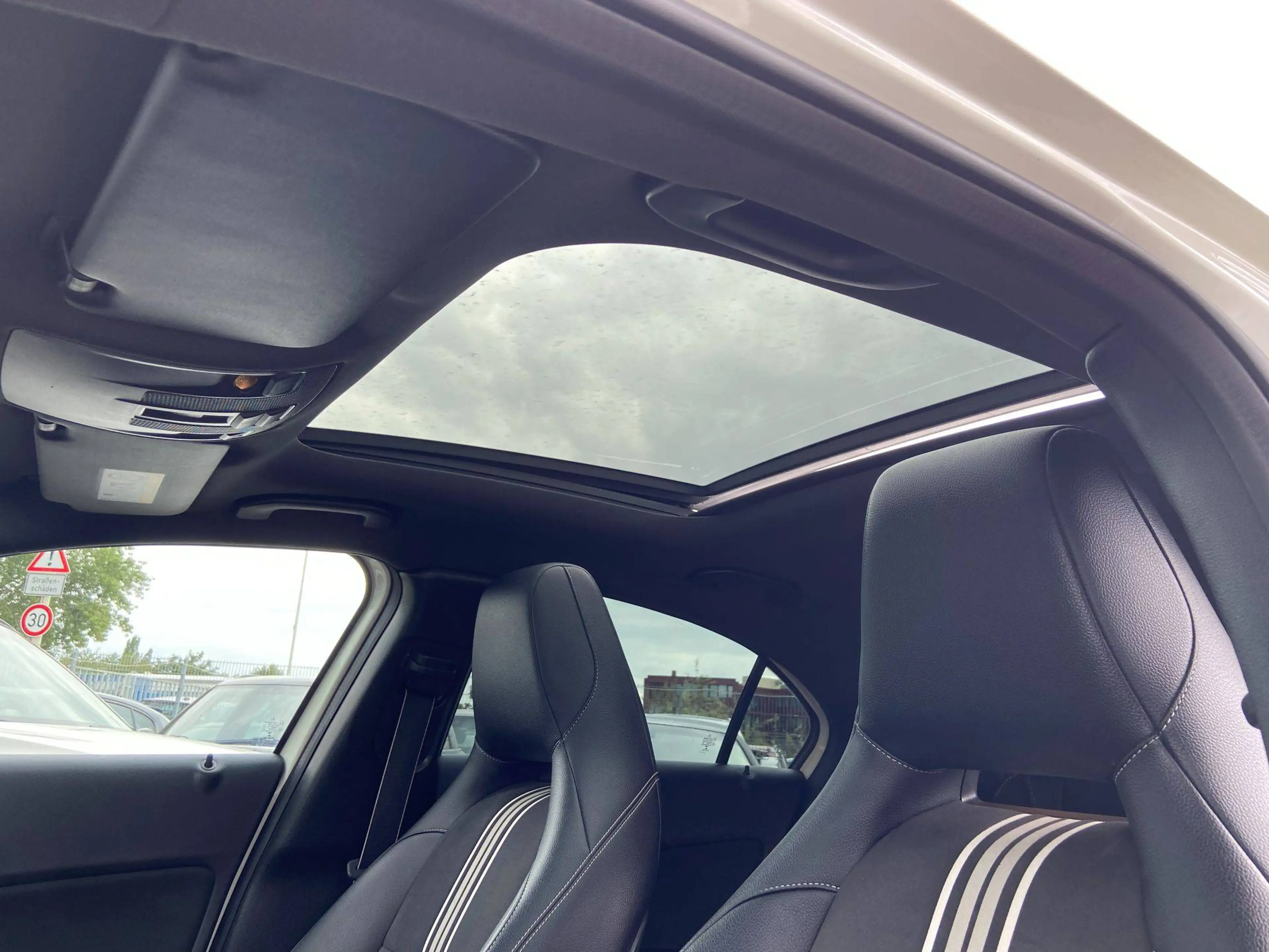 Mercedes-Benz A 220 A 220 CDI / d BlueEfficiency AMG-Line Kamera / Panorama /Aut./Schaltwippen/Sportsitze — photo 7