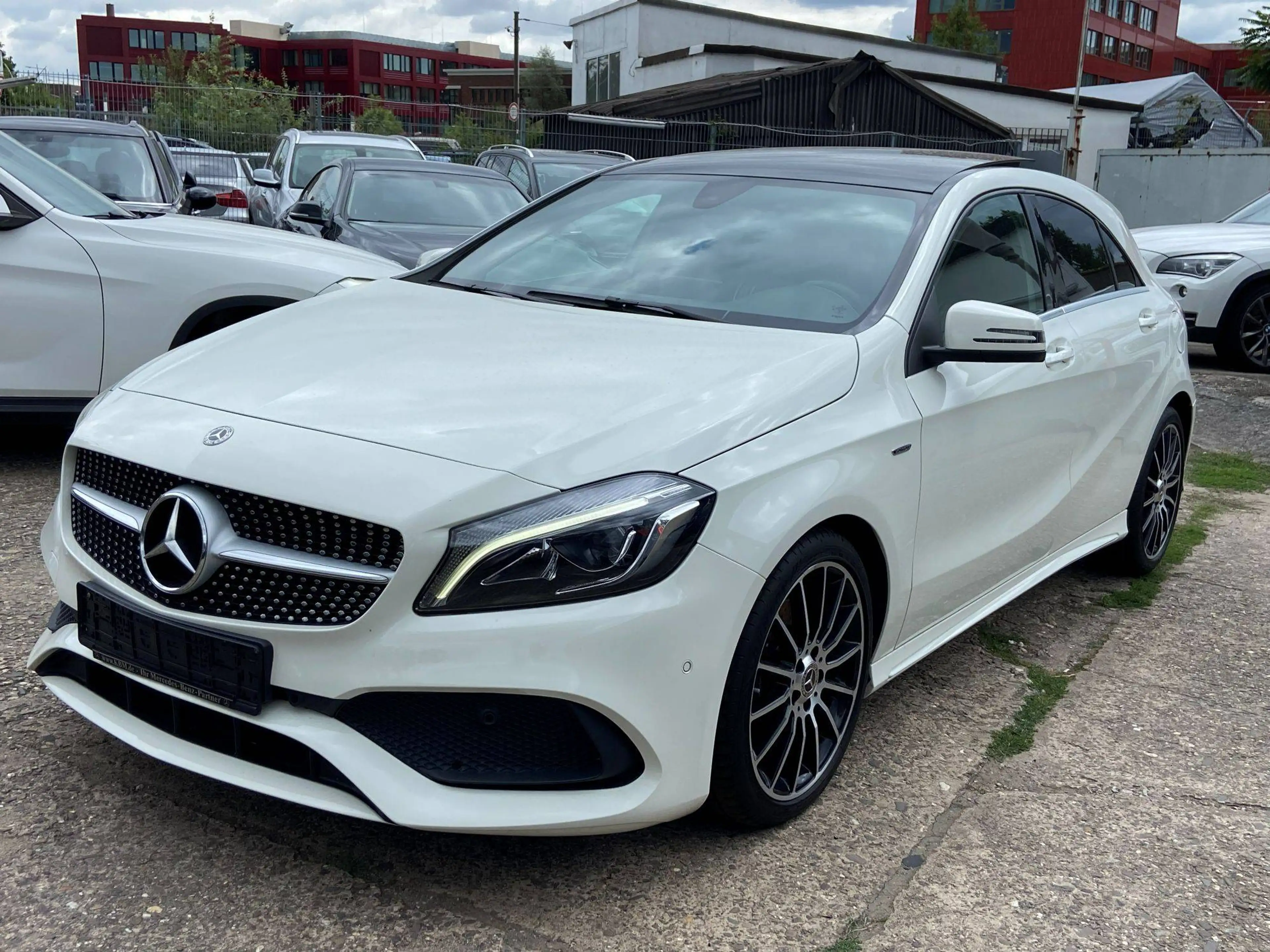 Mercedes-Benz A 220 A 220 CDI / d BlueEfficiency AMG-Line Kamera / Panorama /Aut./Schaltwippen/Sportsitze