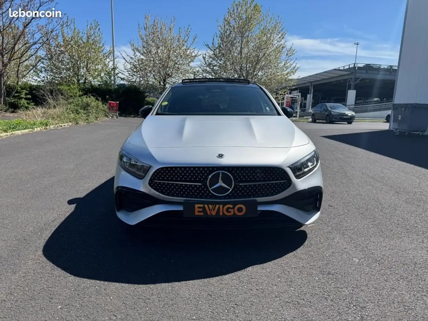 Mercedes-Benz A 180 Mercedes 180 d 116ch AMG Line 8G-DCT GARANTIE CONS Gris - 2