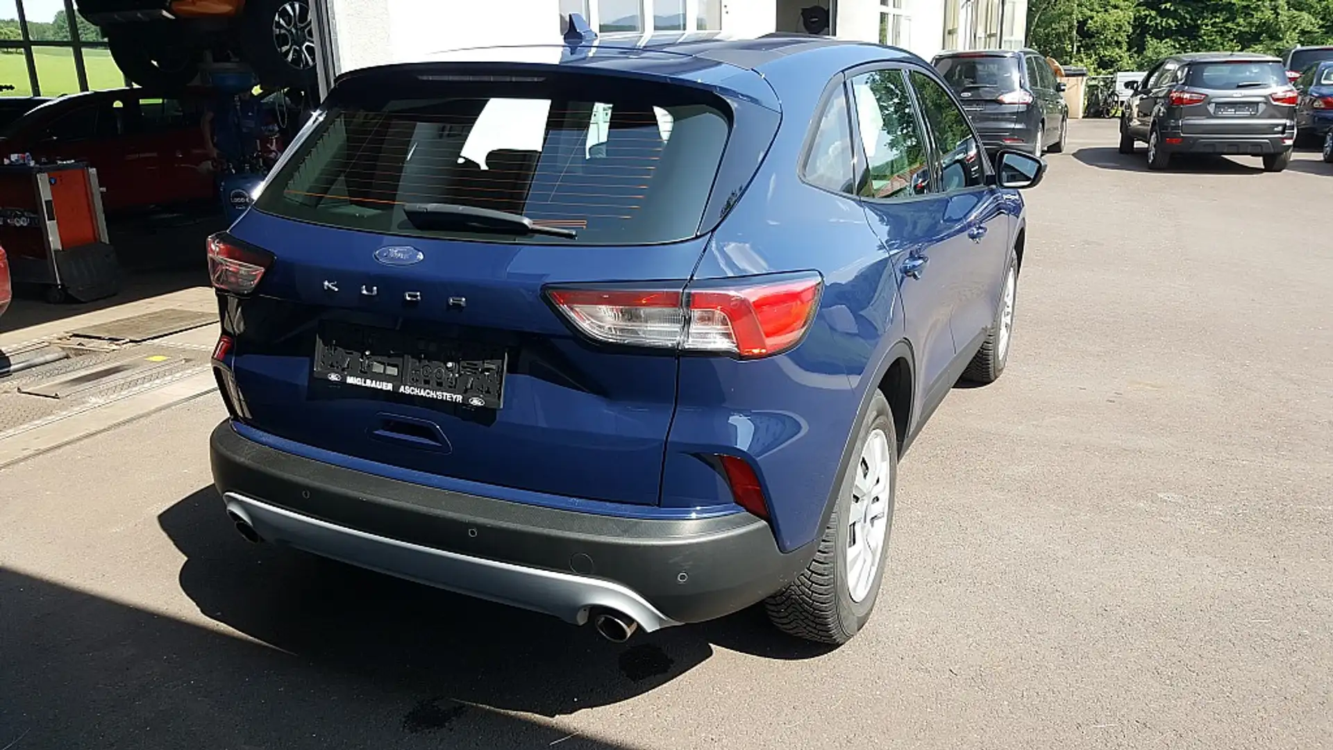 Ford Kuga 1,5 EcoBoost Cool & Connect Blau - 2