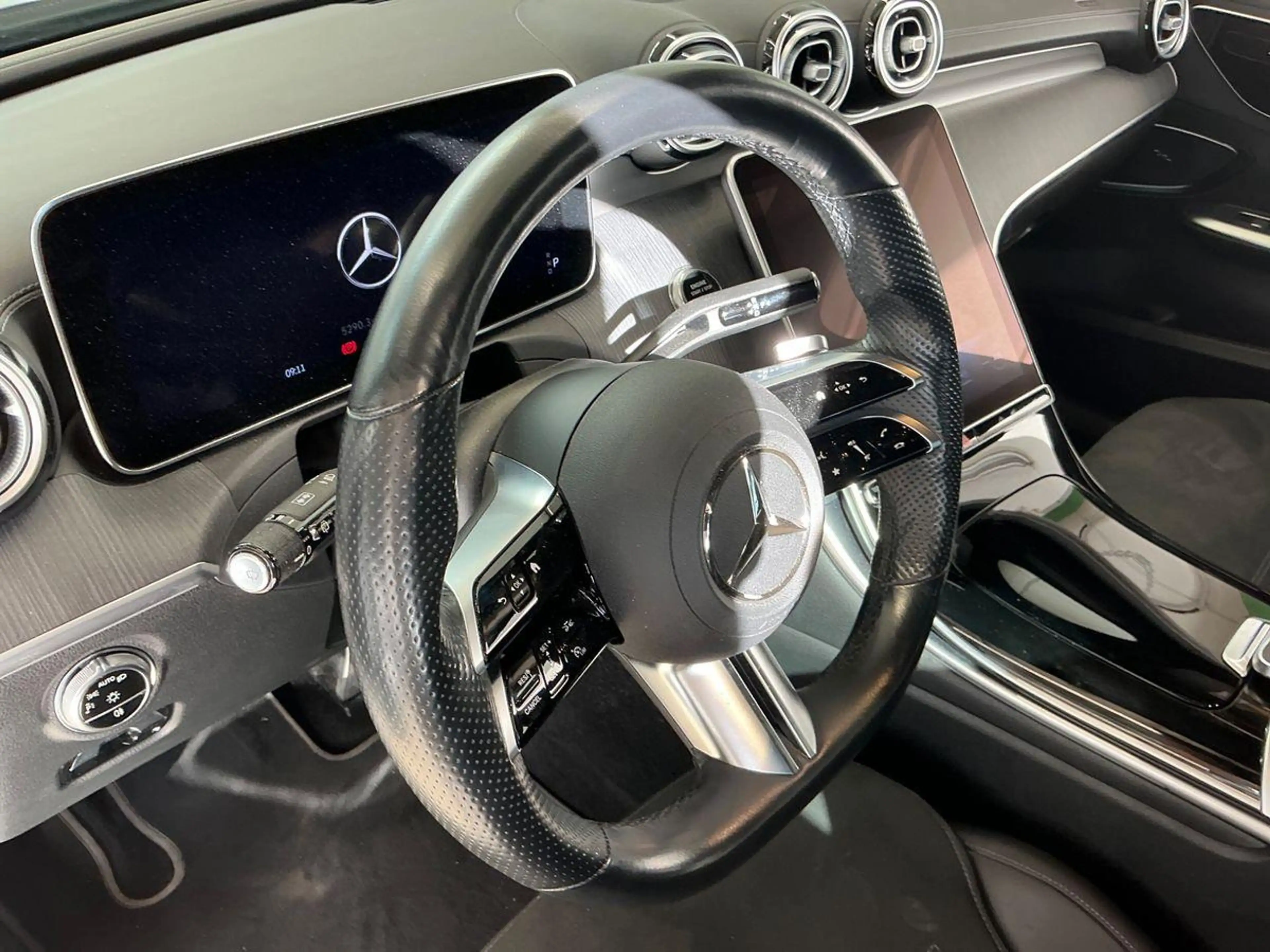 Mercedes-Benz C 300 e AMG Line Pano|Dealer onderh|Trekhaak|Burmester — photo 4