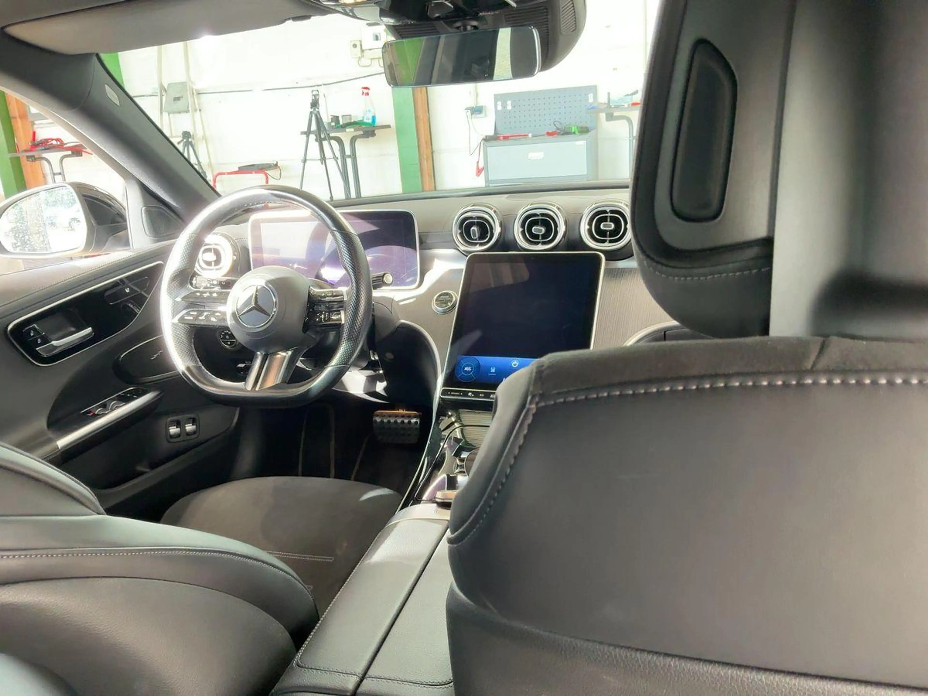 Mercedes-Benz C 300 e AMG Line Pano|Dealer onderh|Trekhaak|Burmester — photo 6