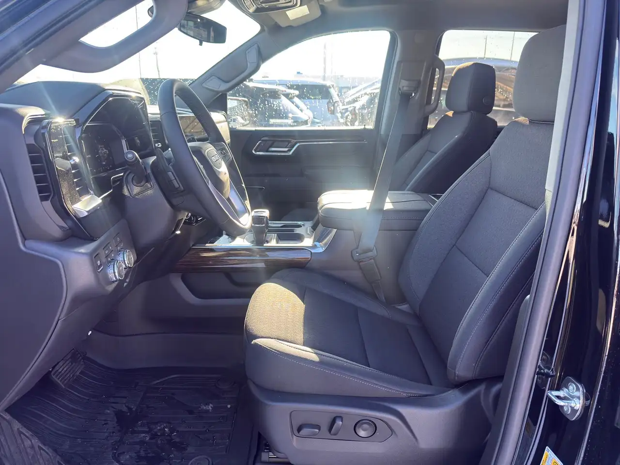 GMC Sierra 1500 снимка GMC Sierra 1500