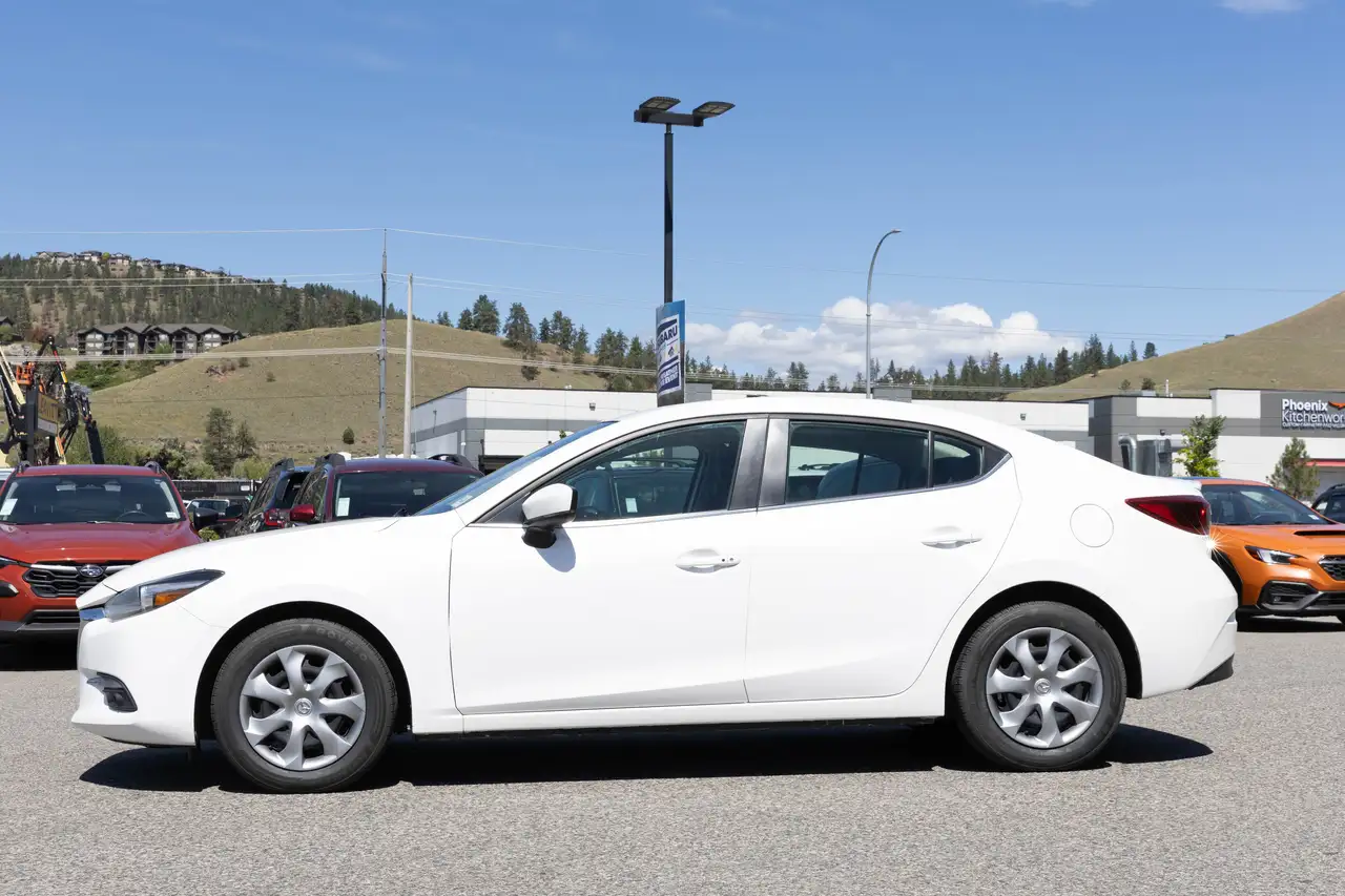 Mazda 3 снимка Mazda 3