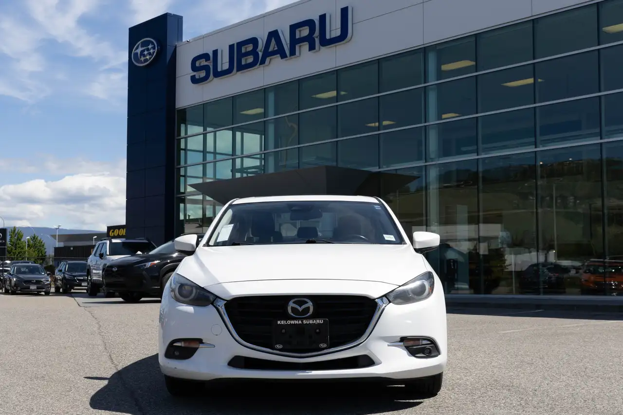Mazda 3 снимка Mazda 3