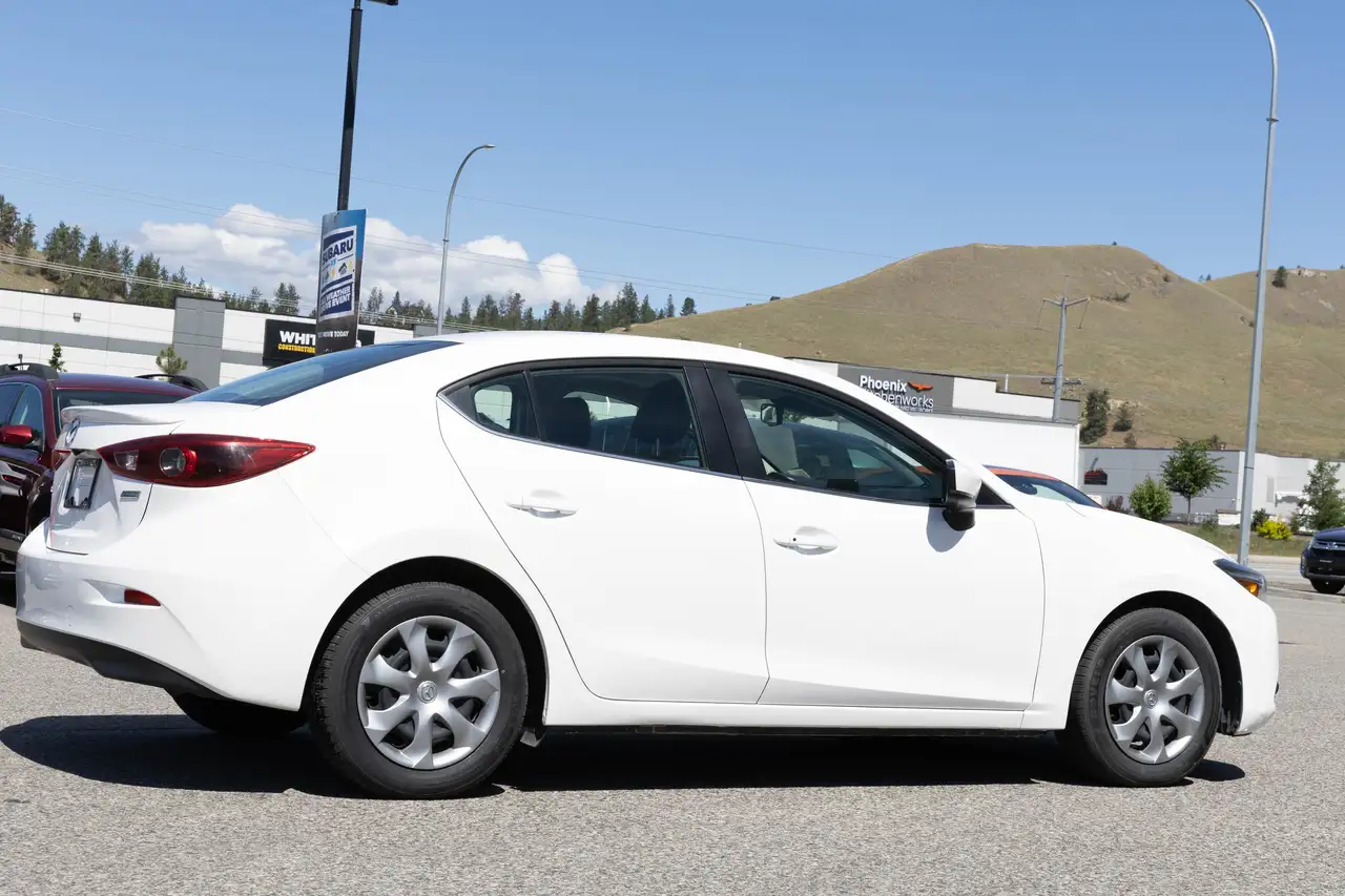 Mazda 3 снимка Mazda 3