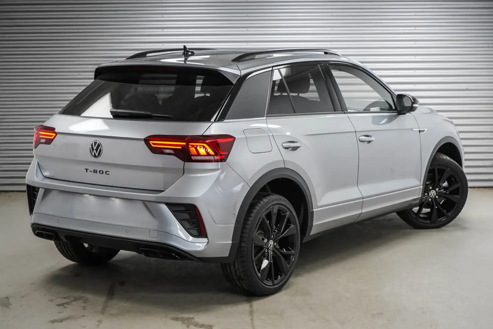 Volkswagen T-Roc 1,5 TSI DSG R-Line Argento - 2