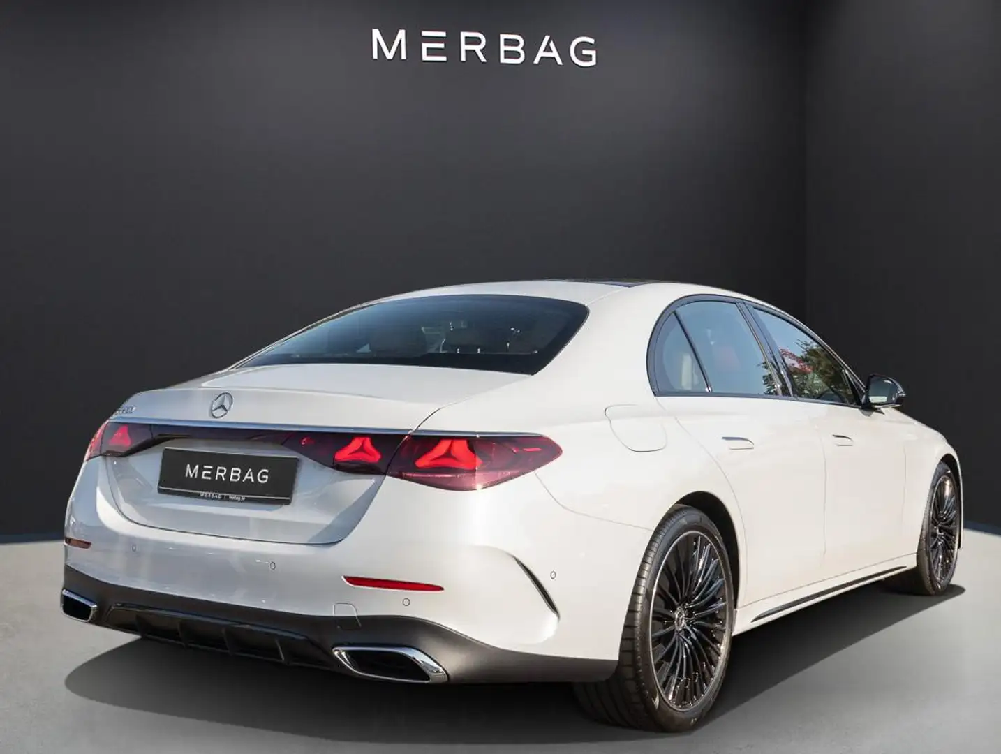 Mercedes-Benz E 200 Limousine Pano HUD SpurW KeyLess ParkAss. Weiß - 2