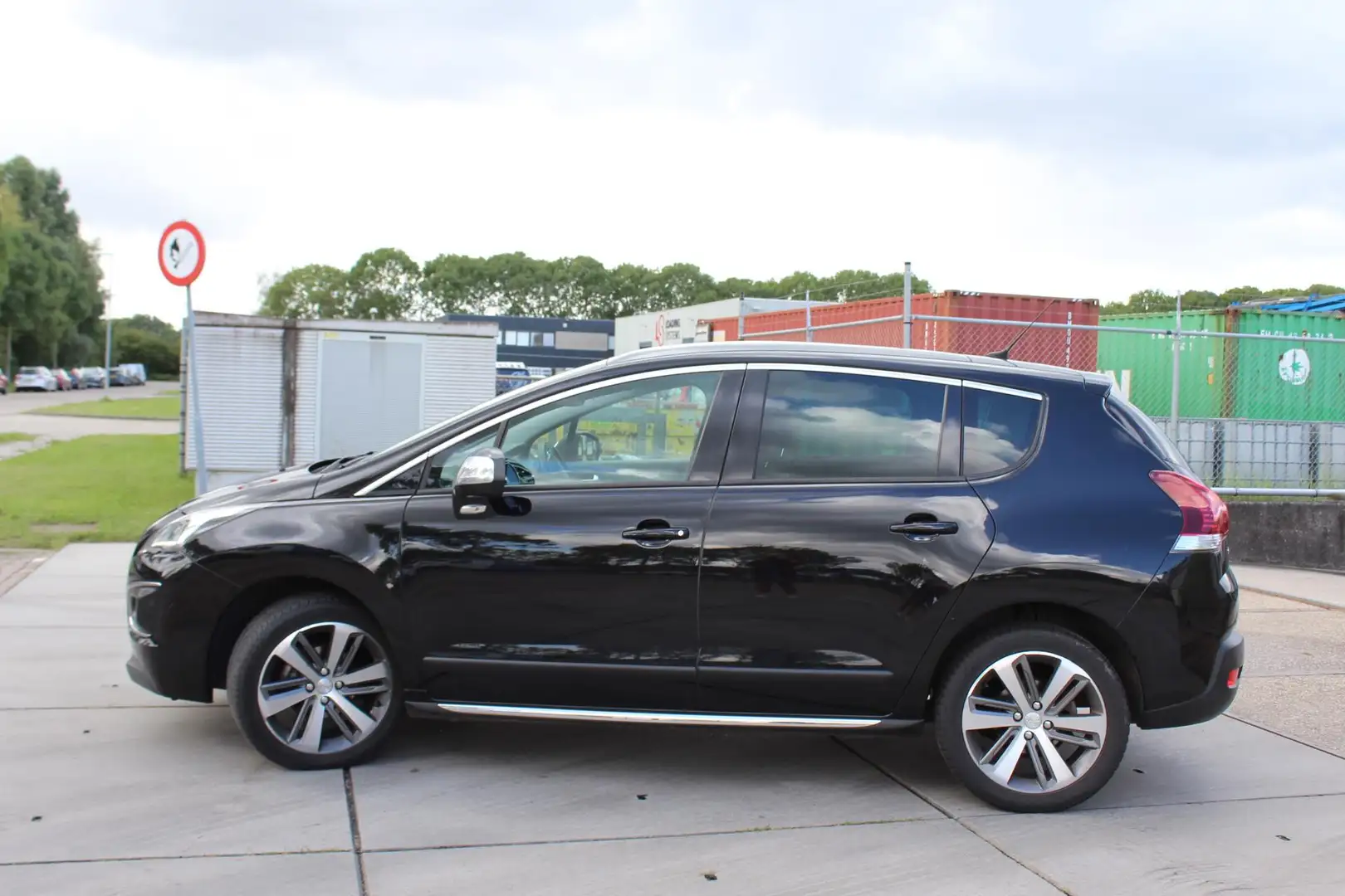 Peugeot 3008 1.2 PureTech Allure panorama camera navi multimedi Zwart - 2