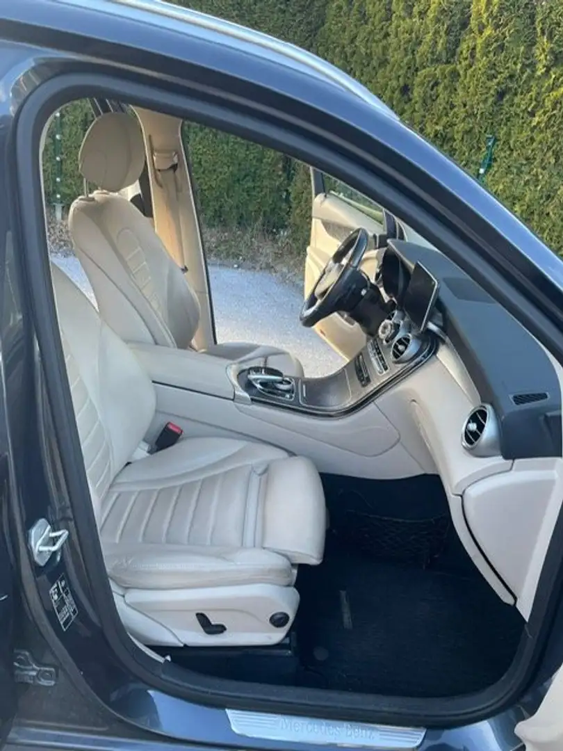 Mercedes-Benz GLC 220 GLC 220d 4MATIC Aut. Grau - 2