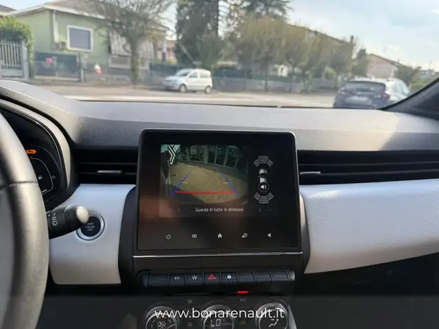 Renault Clio view 7