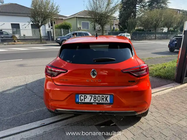 Renault Clio view 4