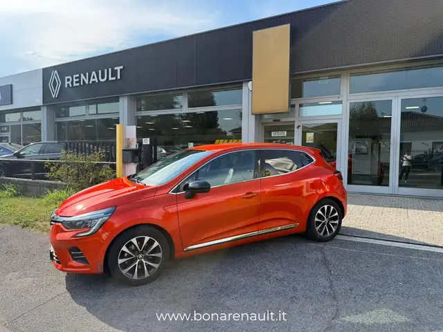 2023 Renault Clio in Orange for sale