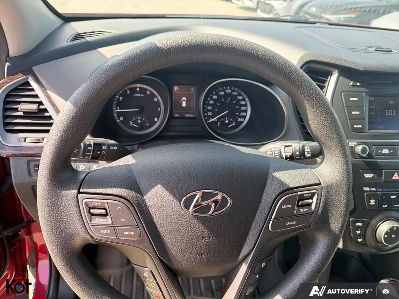Hyundai SANTA FE снимка Hyundai SANTA FE