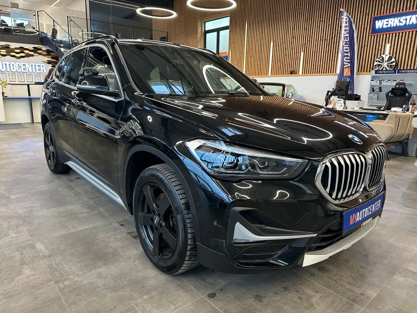 BMW X1 sDrive 18 d xLine *Fahrschule* Noir - 2