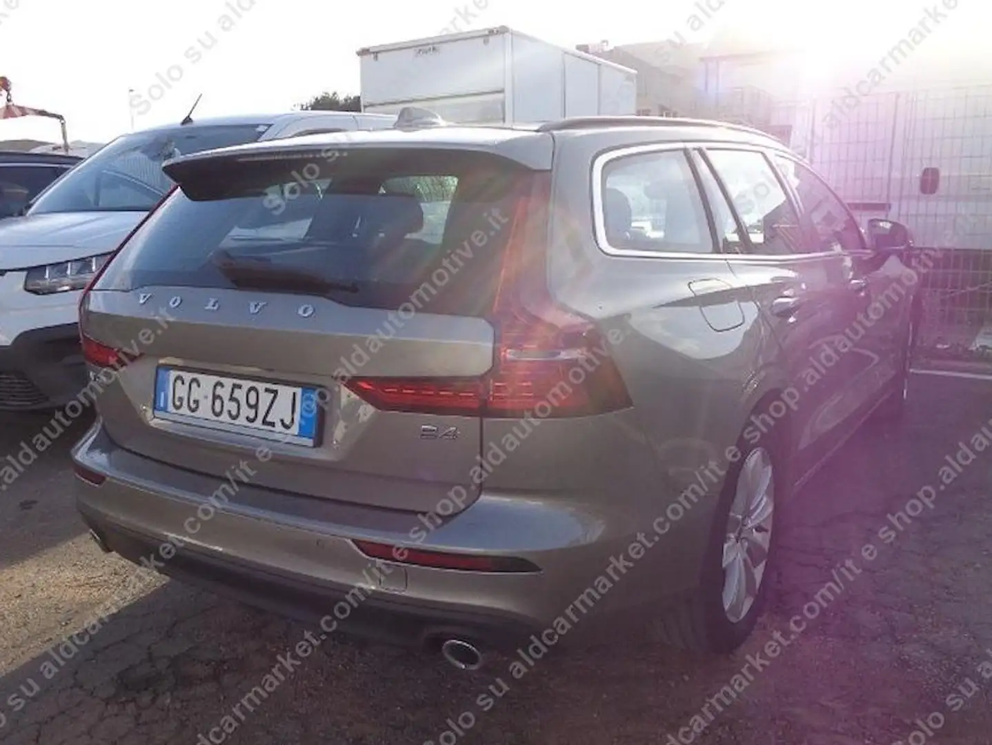 Volvo V60 V60 II 2019 2.0 b4 Momentum Business Pro auto Grau - 2