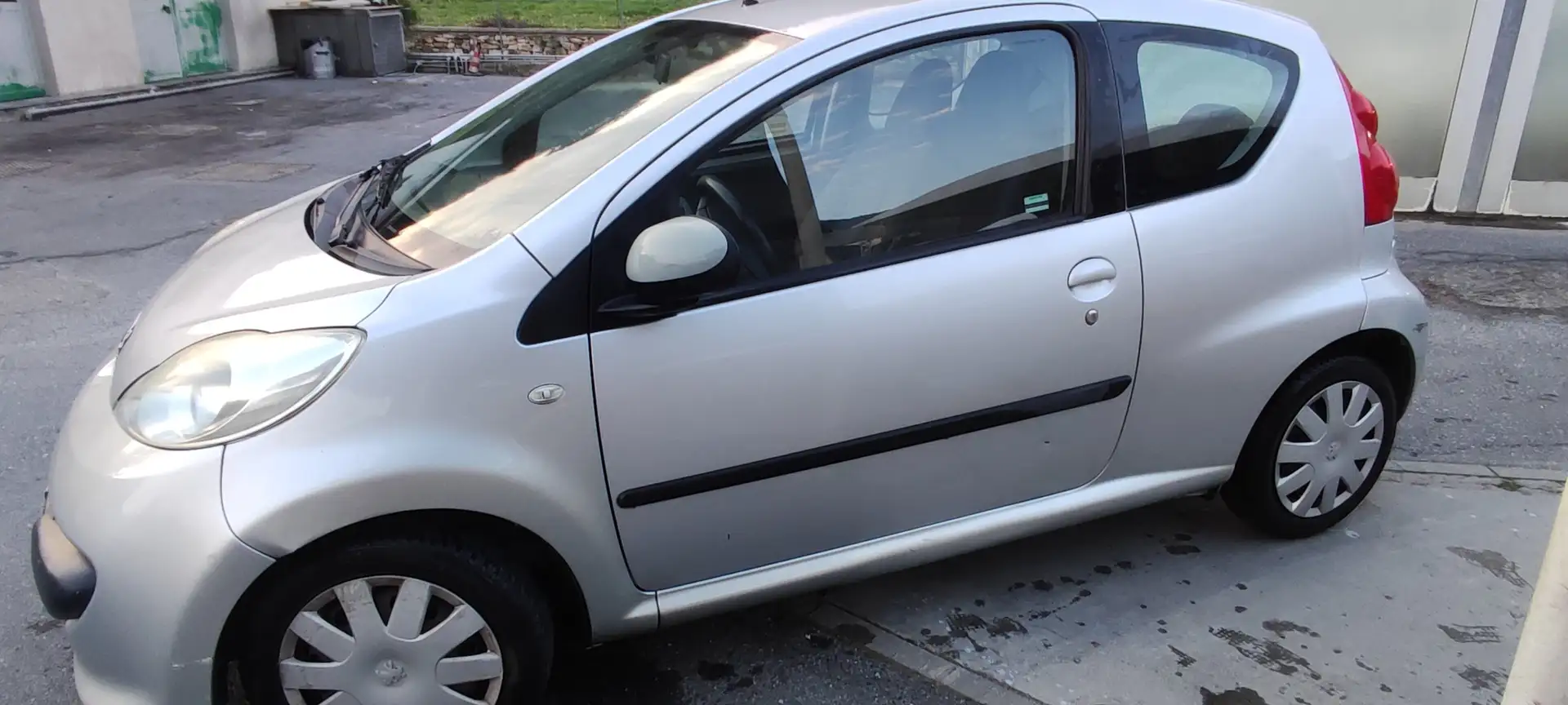 Peugeot 107 107+3p+1.0+12v+Desir Argento - 2