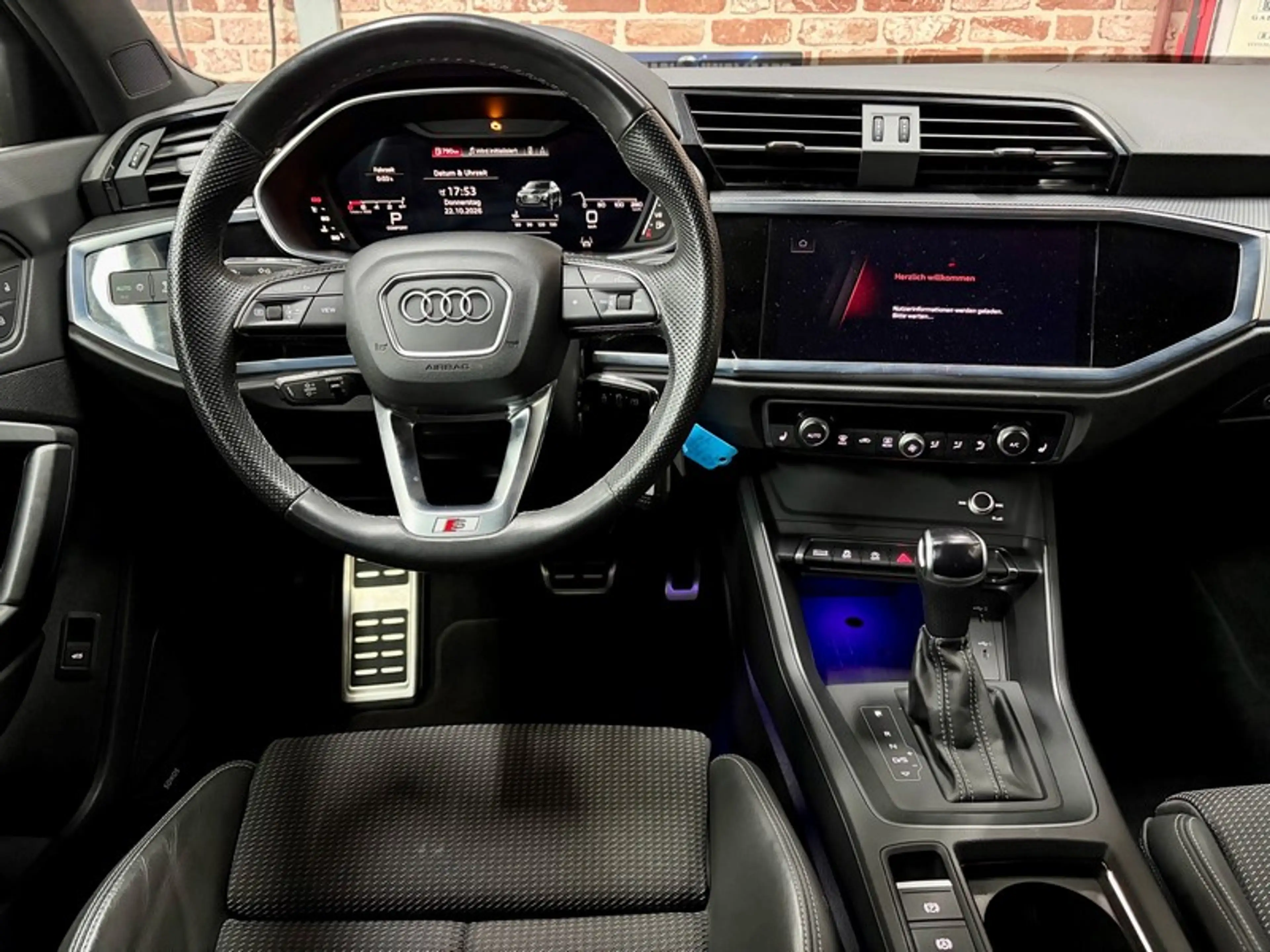 Audi Q3 Q3 35 TFSi 150cv Auto S-LINE — photo 4