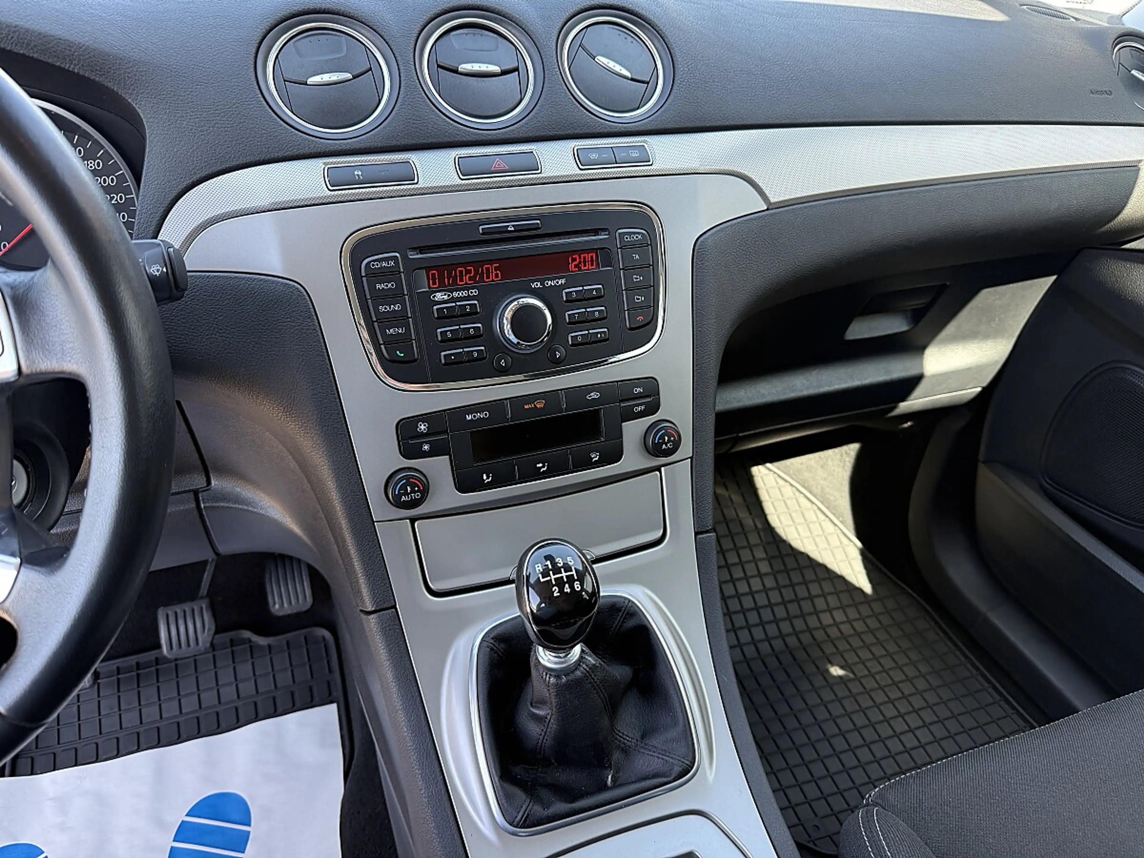 Ford S-Max S-MAX Trend 2,0 TDCi DPF — photo 9