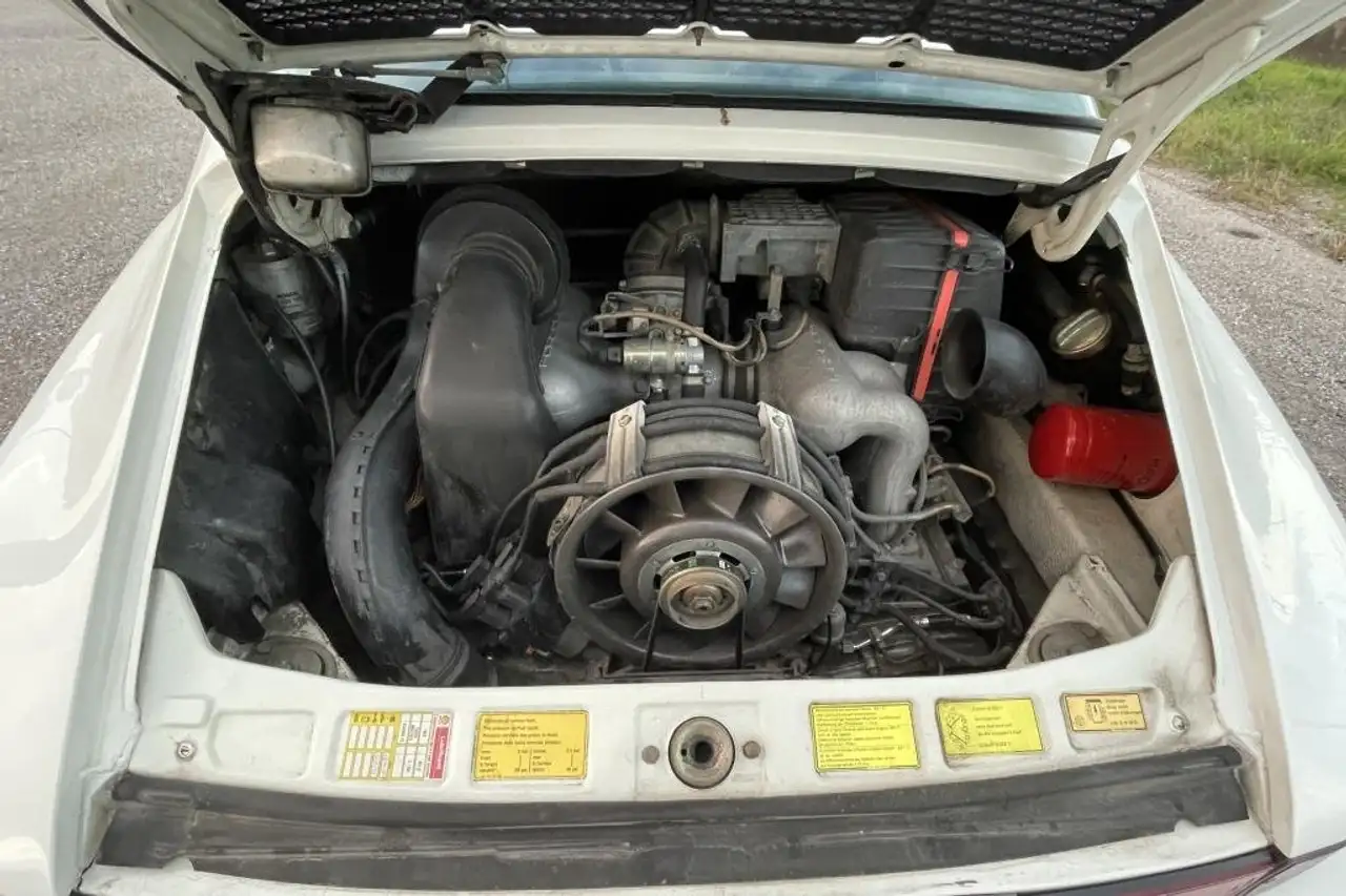Porsche 911 Carrera 3,2 Targa 1985, foto 9