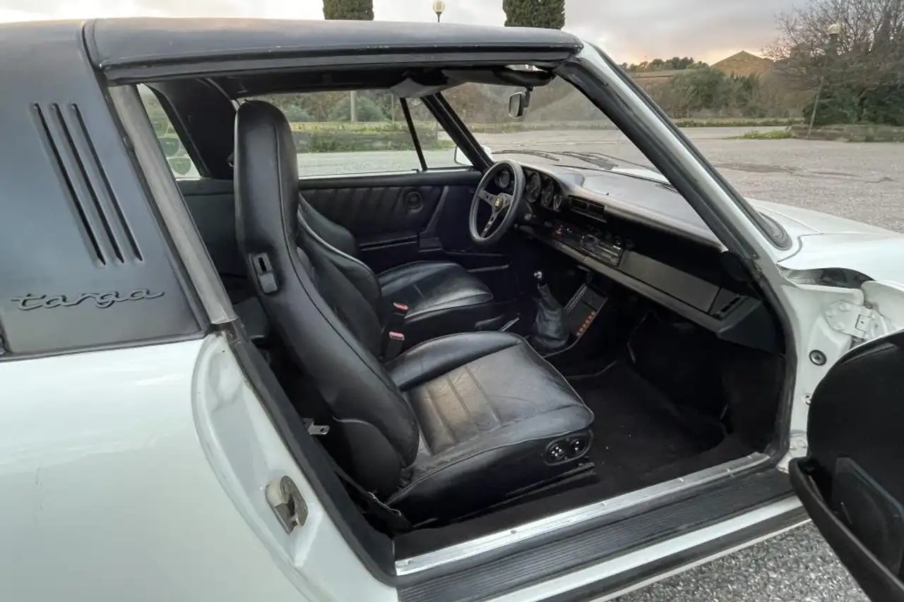 Porsche 911 Carrera 3,2 Targa 1985, foto 6