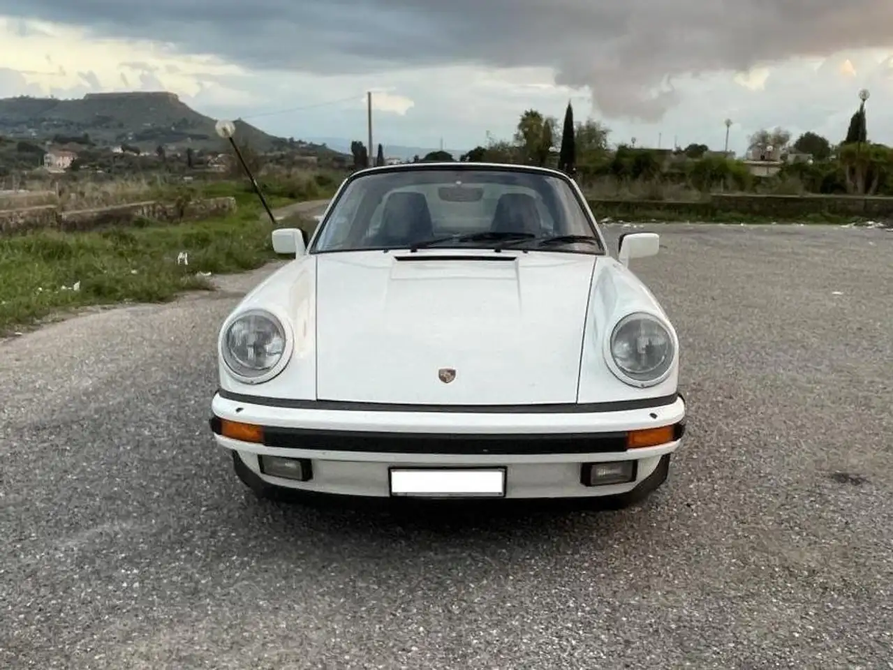Porsche 911 Carrera 3,2 Targa 1985, foto 2