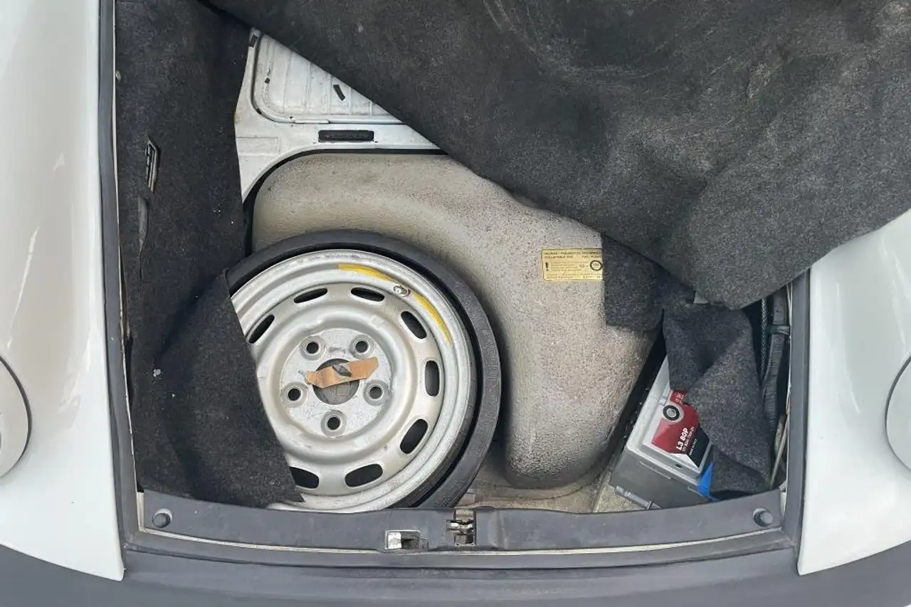 Porsche 911 Carrera 3,2 Targa 1985, foto 11