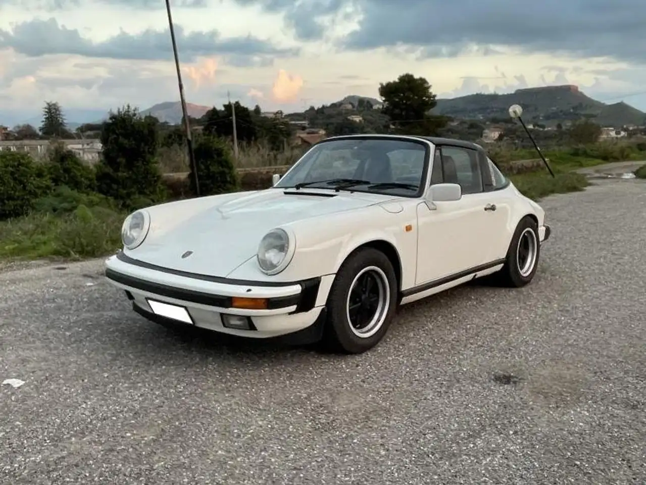 Porsche 911 Carrera 3,2 Targa 1985, foto 1
