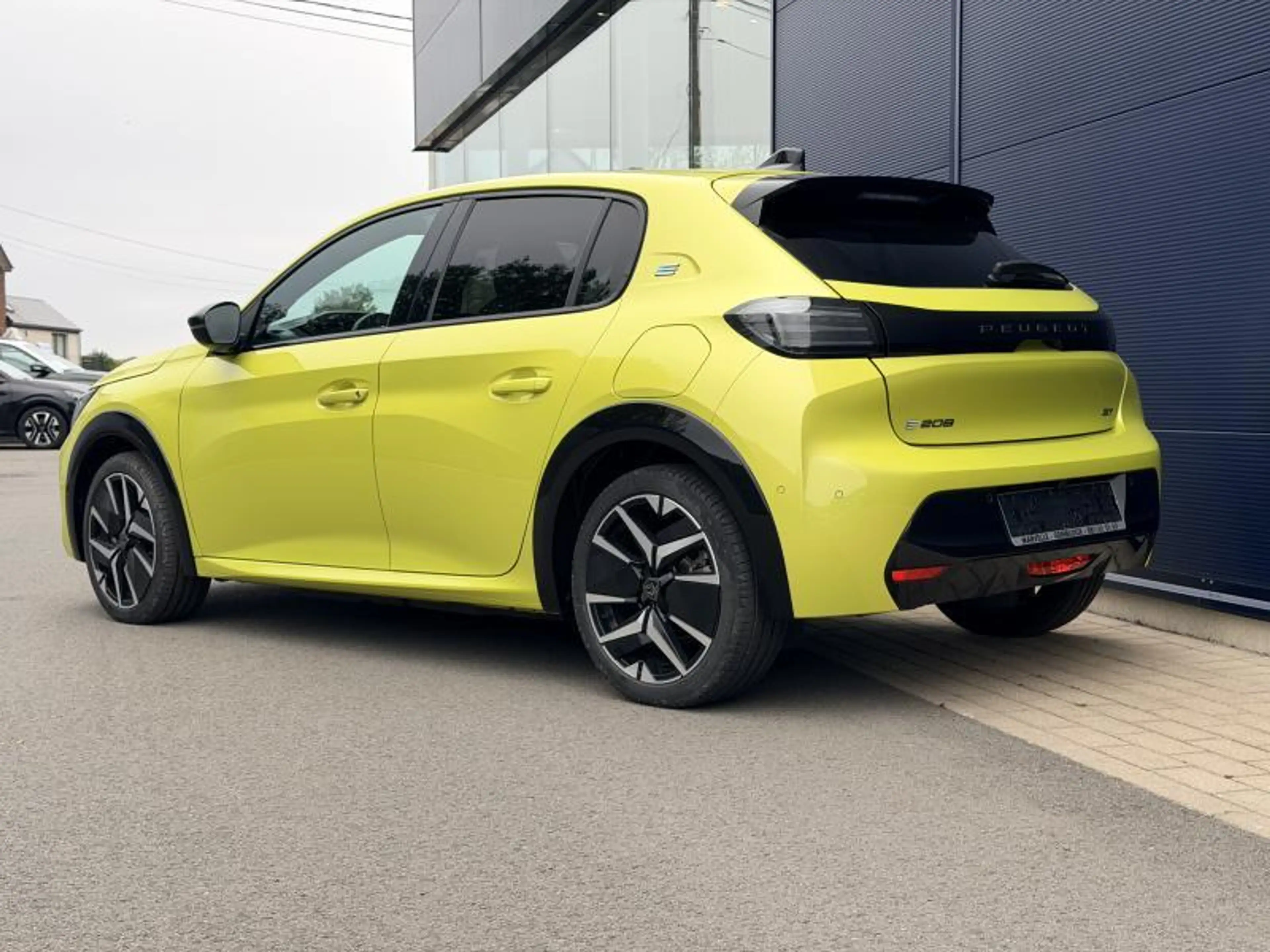 Peugeot 208 Electrique 156Ch - GT - Alcantara - GPS - Carplay/ — photo 3