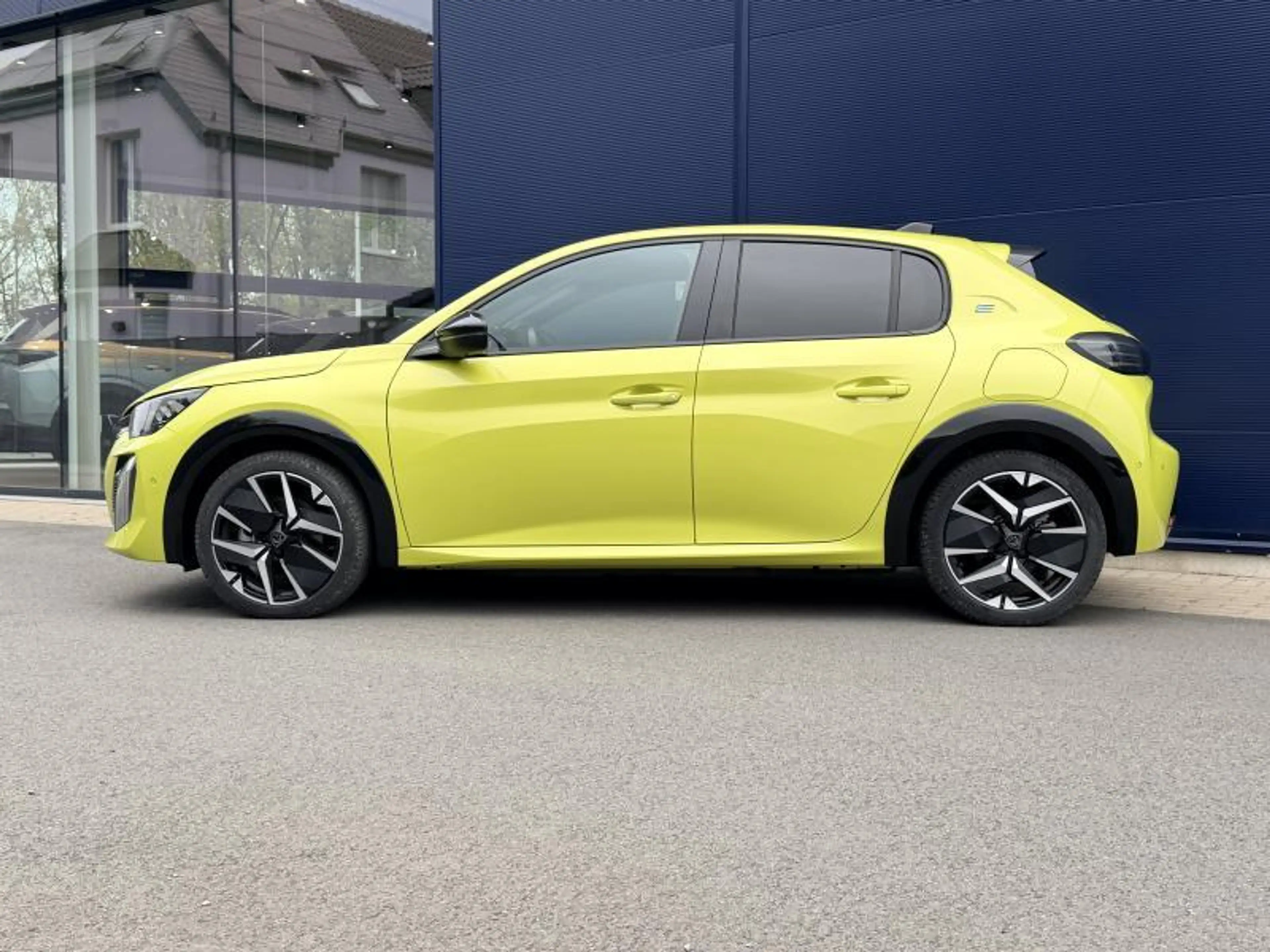 Peugeot 208 Electrique 156Ch - GT - Alcantara - GPS - Carplay/ — photo 2