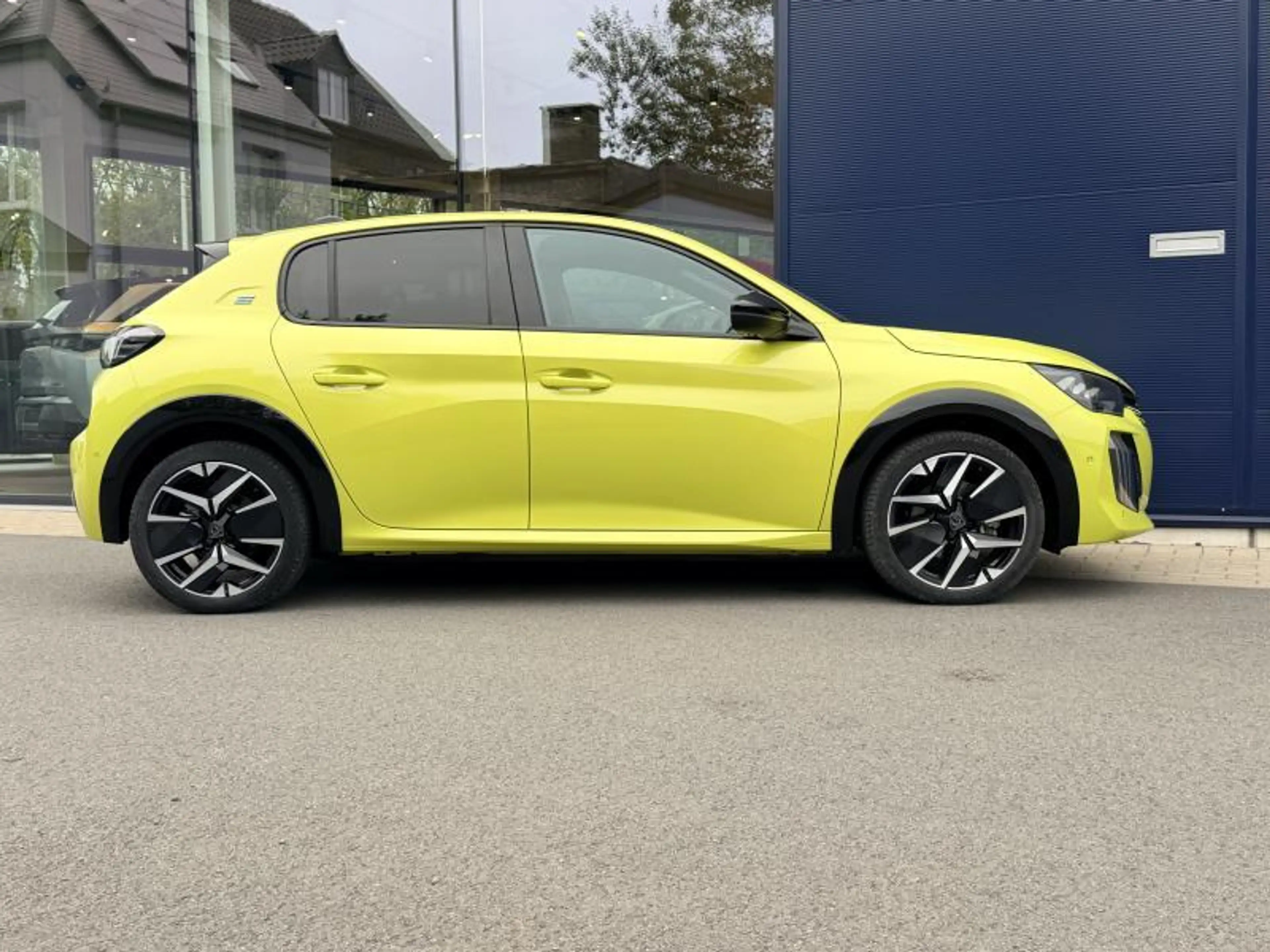 Peugeot 208 Electrique 156Ch - GT - Alcantara - GPS - Carplay/ — photo 5