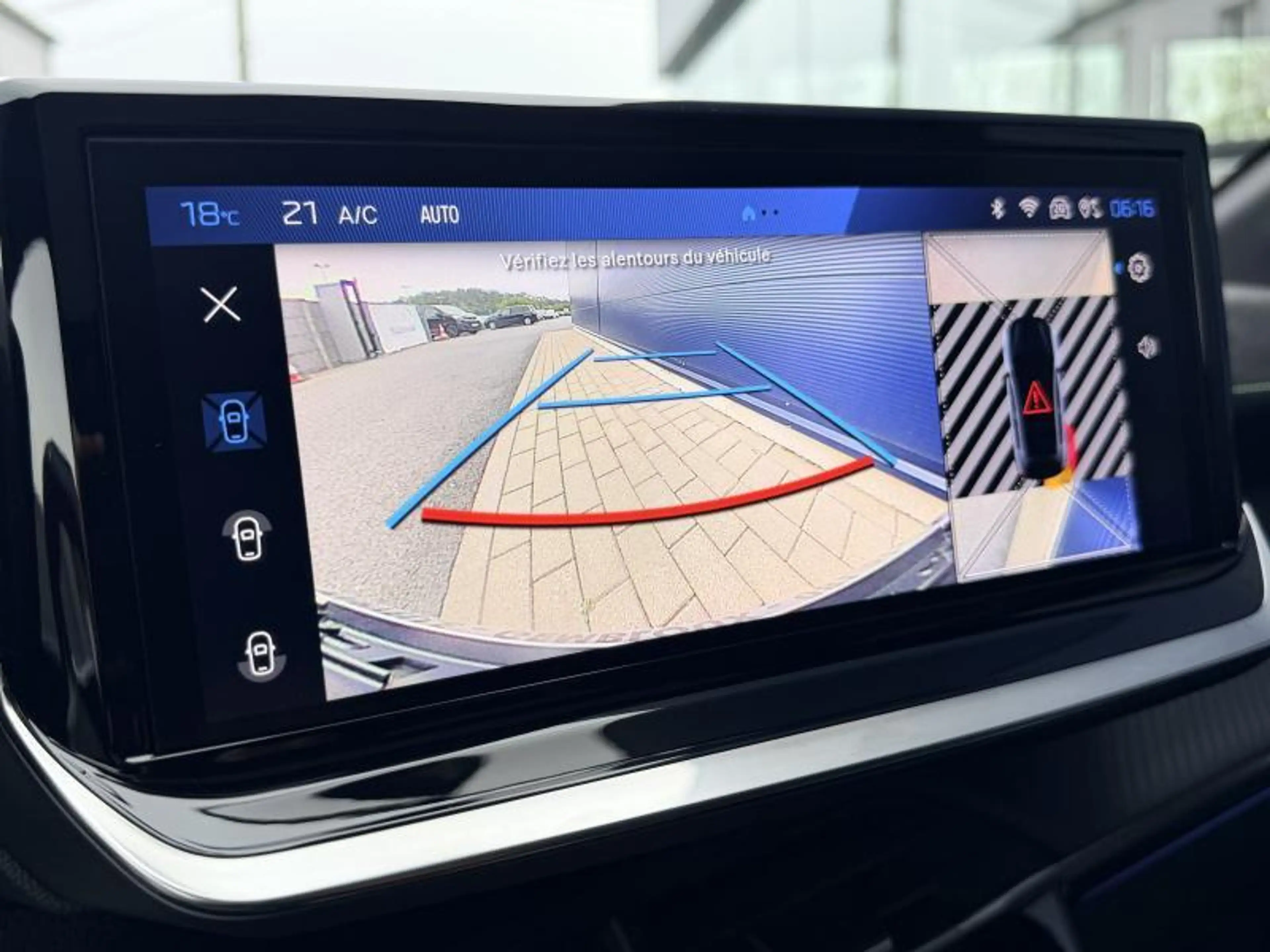 Peugeot 208 Electrique 156Ch - GT - Alcantara - GPS - Carplay/ — photo 11