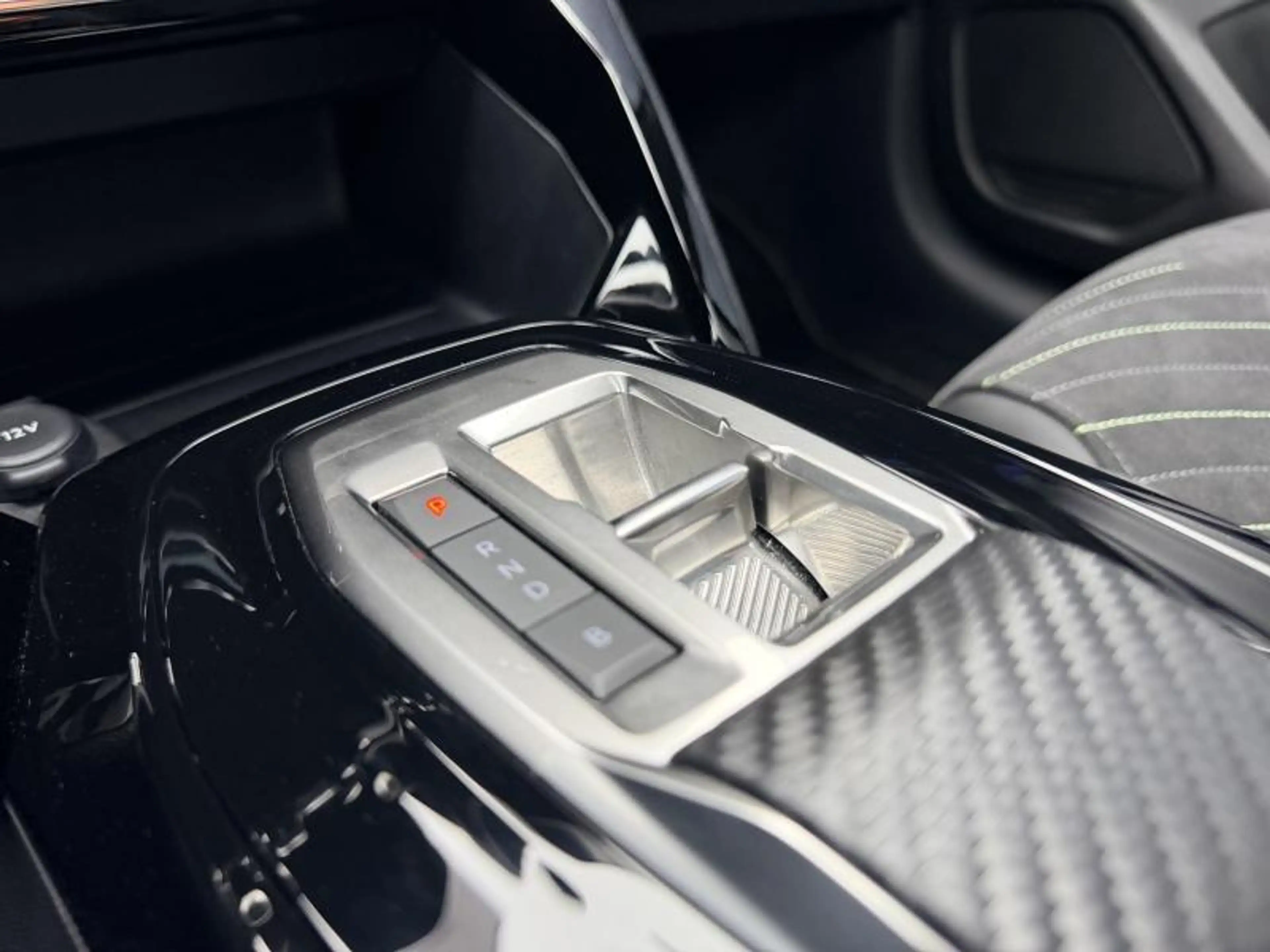 Peugeot 208 Electrique 156Ch - GT - Alcantara - GPS - Carplay/ — photo 7
