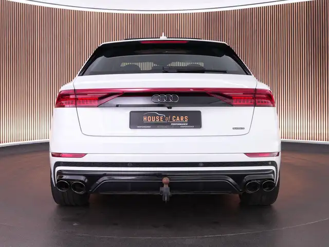 Audi Q8 view 7
