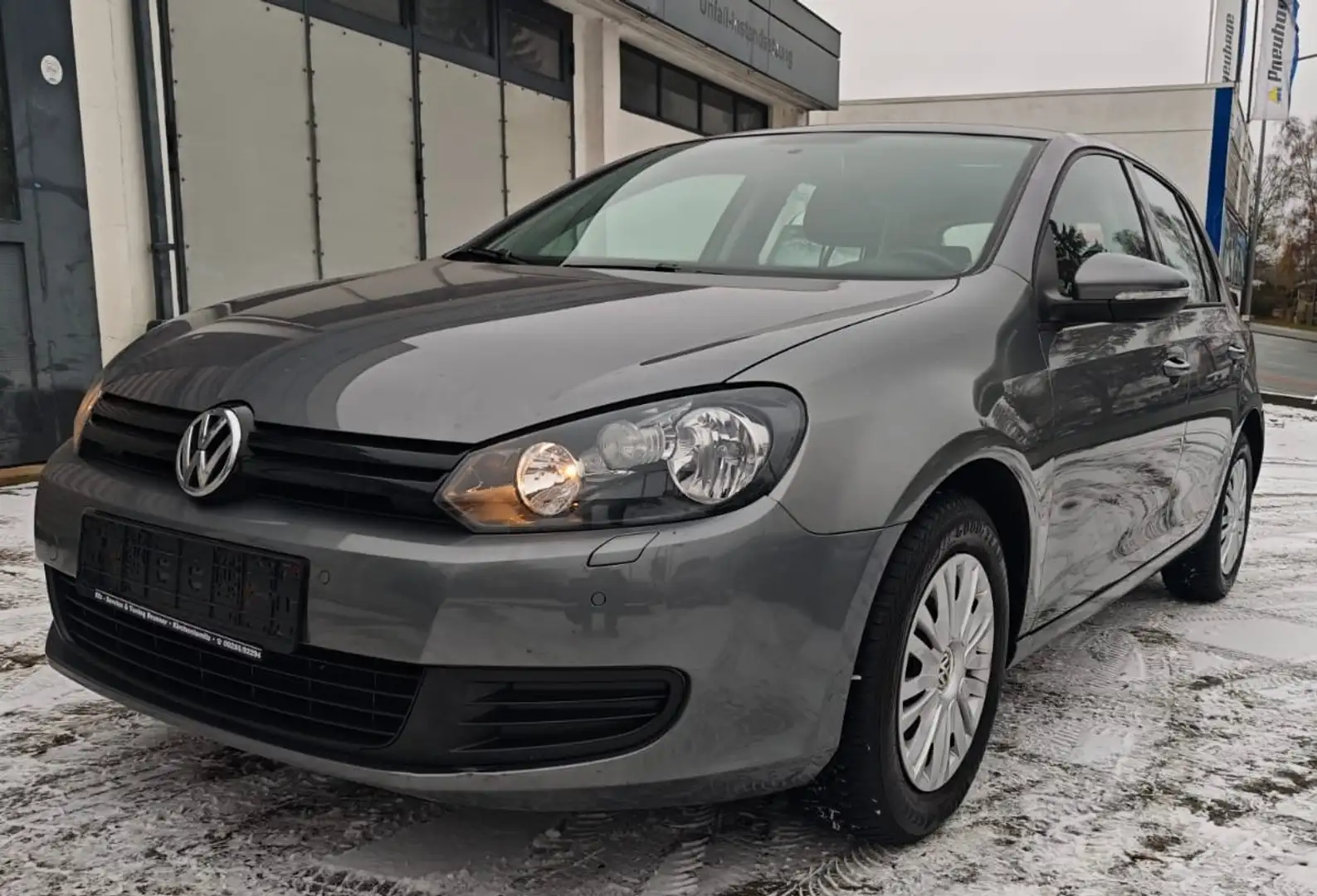 Volkswagen Golf Trendline Grau - 1